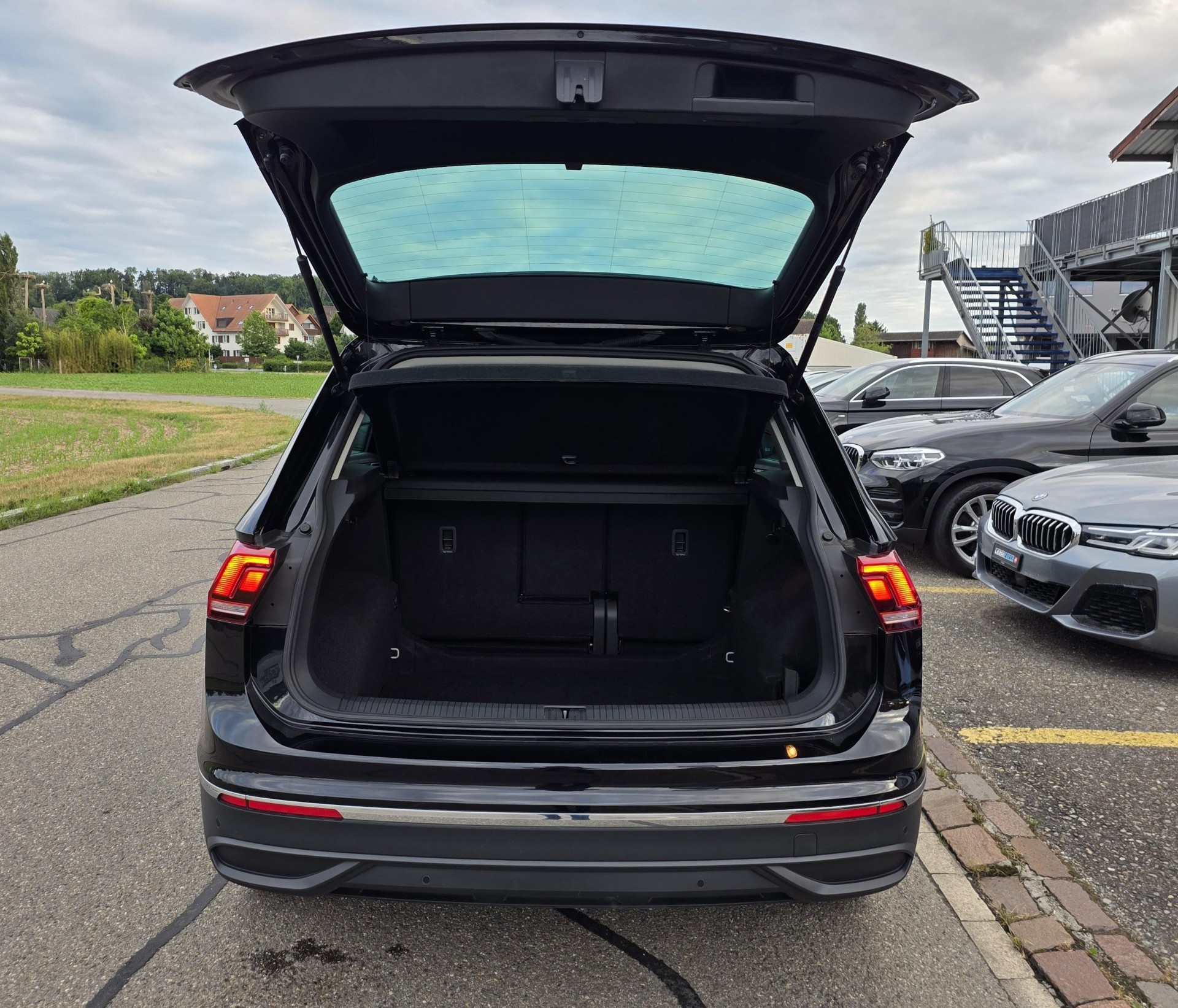 VW Tiguan 2.0 TDI SCR Life 4Motion DSG-image-14