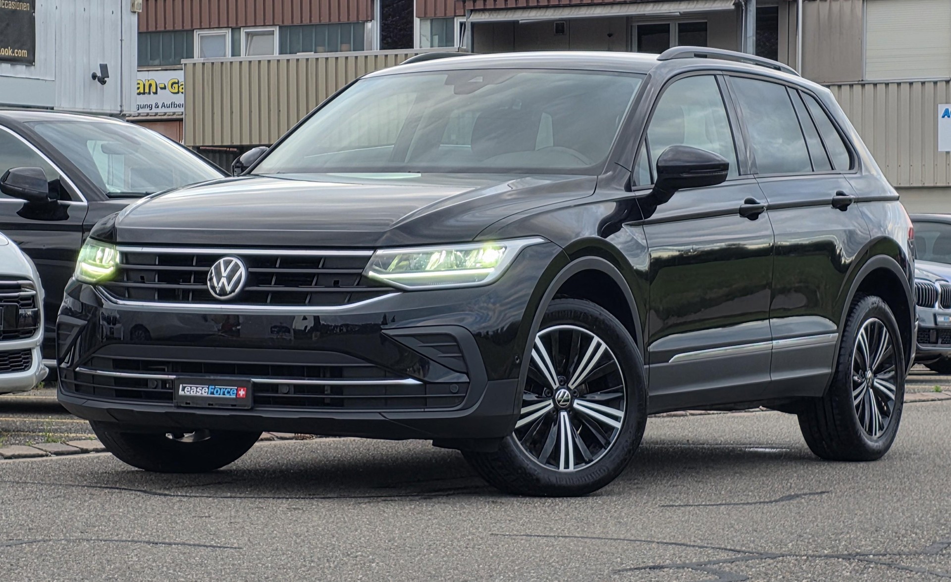 VW Tiguan 2.0 TDI SCR Life 4Motion DSG-image-1