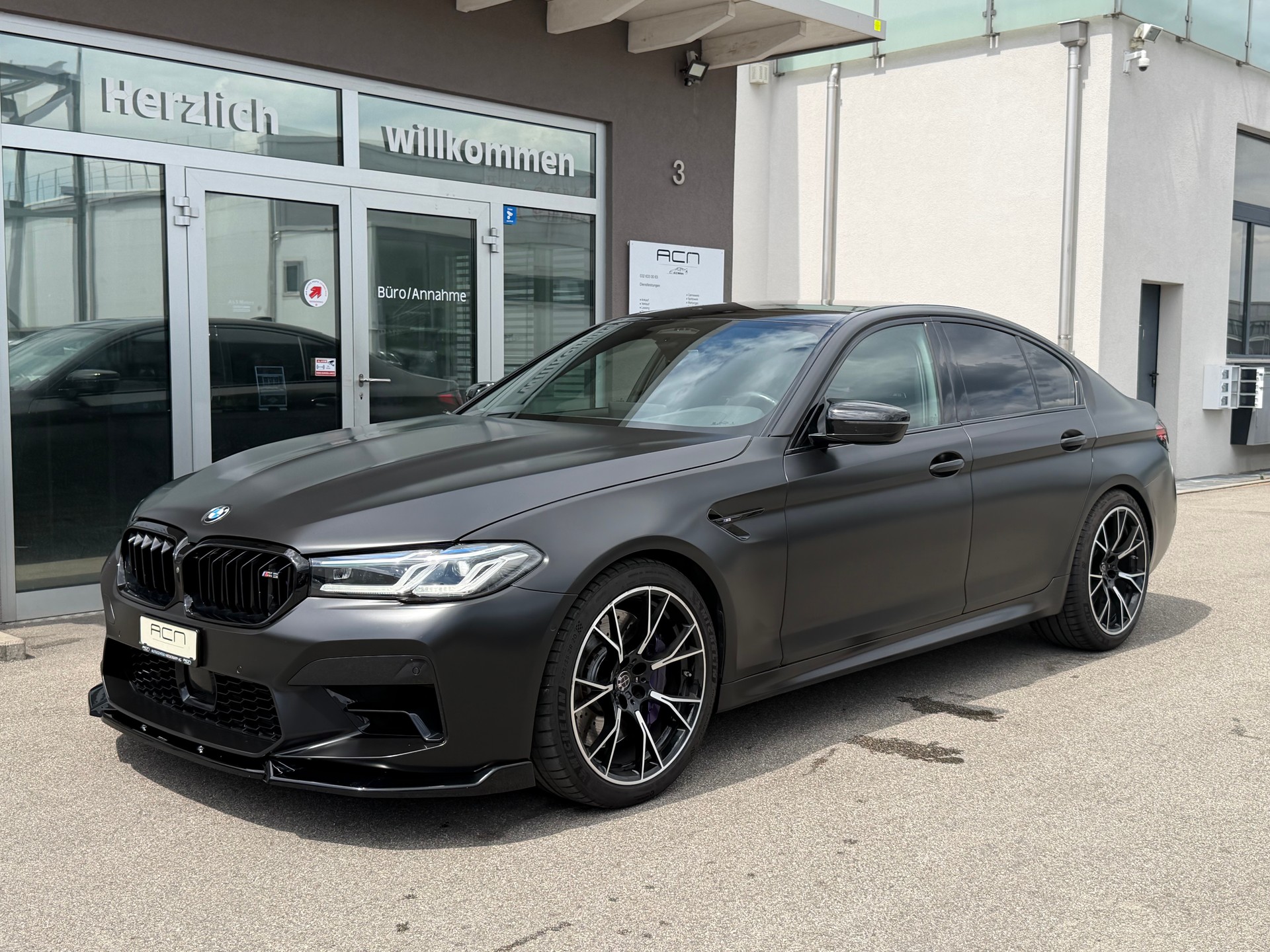 BMW M5 xDrive Drivelogic-showroom-element-3