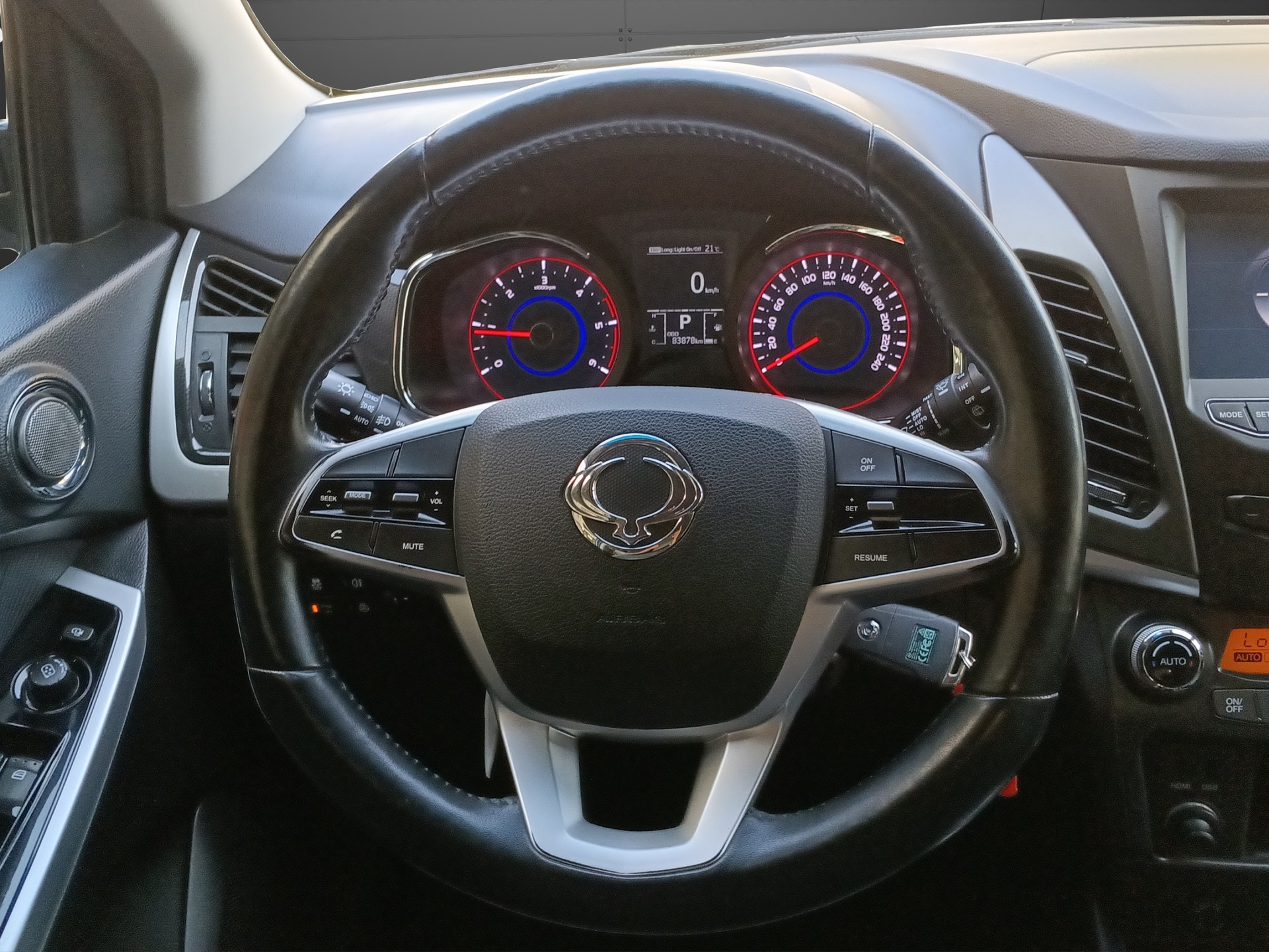 KGM-SsangYong Korando 2.2 e-XDi Sapphire 4WD Automatic-image-9