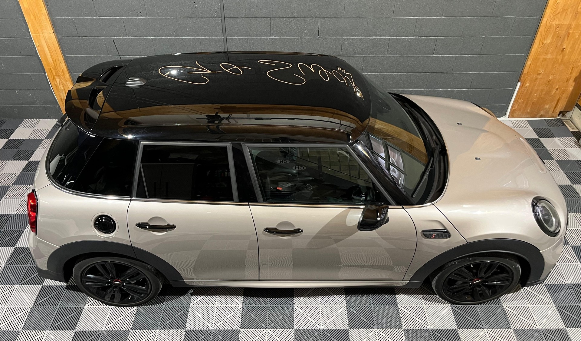 MINI Cooper S Steptronic DKG pack JCW-showroom-element-1