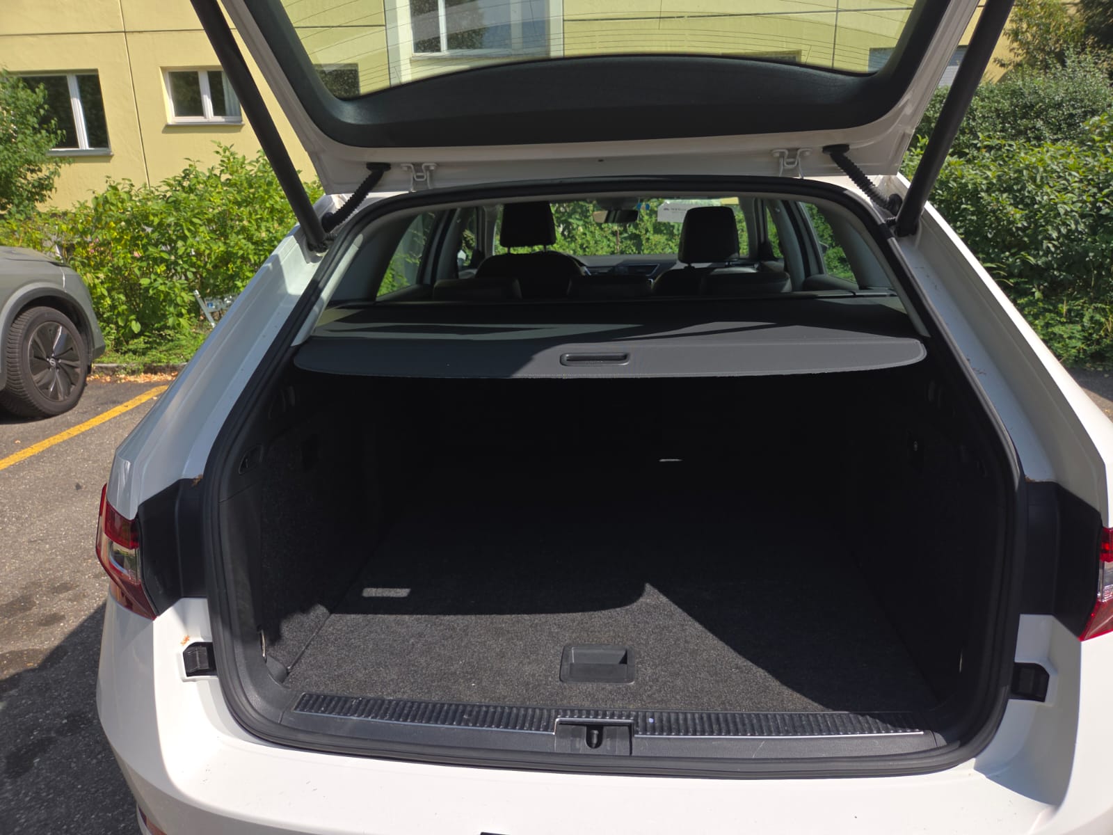 SKODA 1.8 TSI Style DSG-image-1