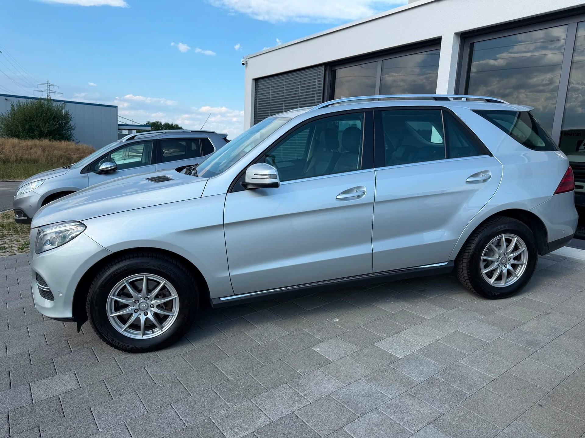 MERCEDES-BENZ GLE 250 d-image-23