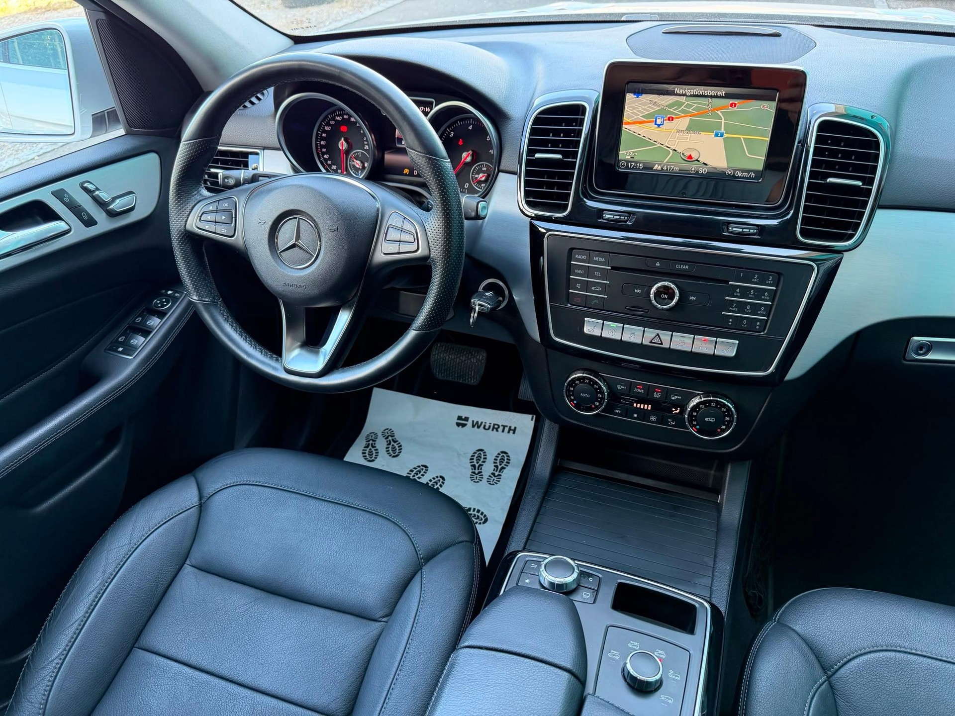 MERCEDES-BENZ GLE 250 d-image-11
