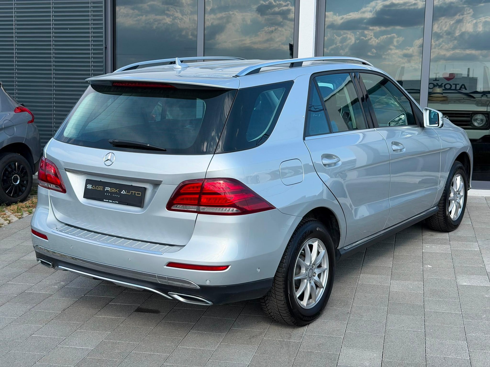 MERCEDES-BENZ GLE 250 d-image-6