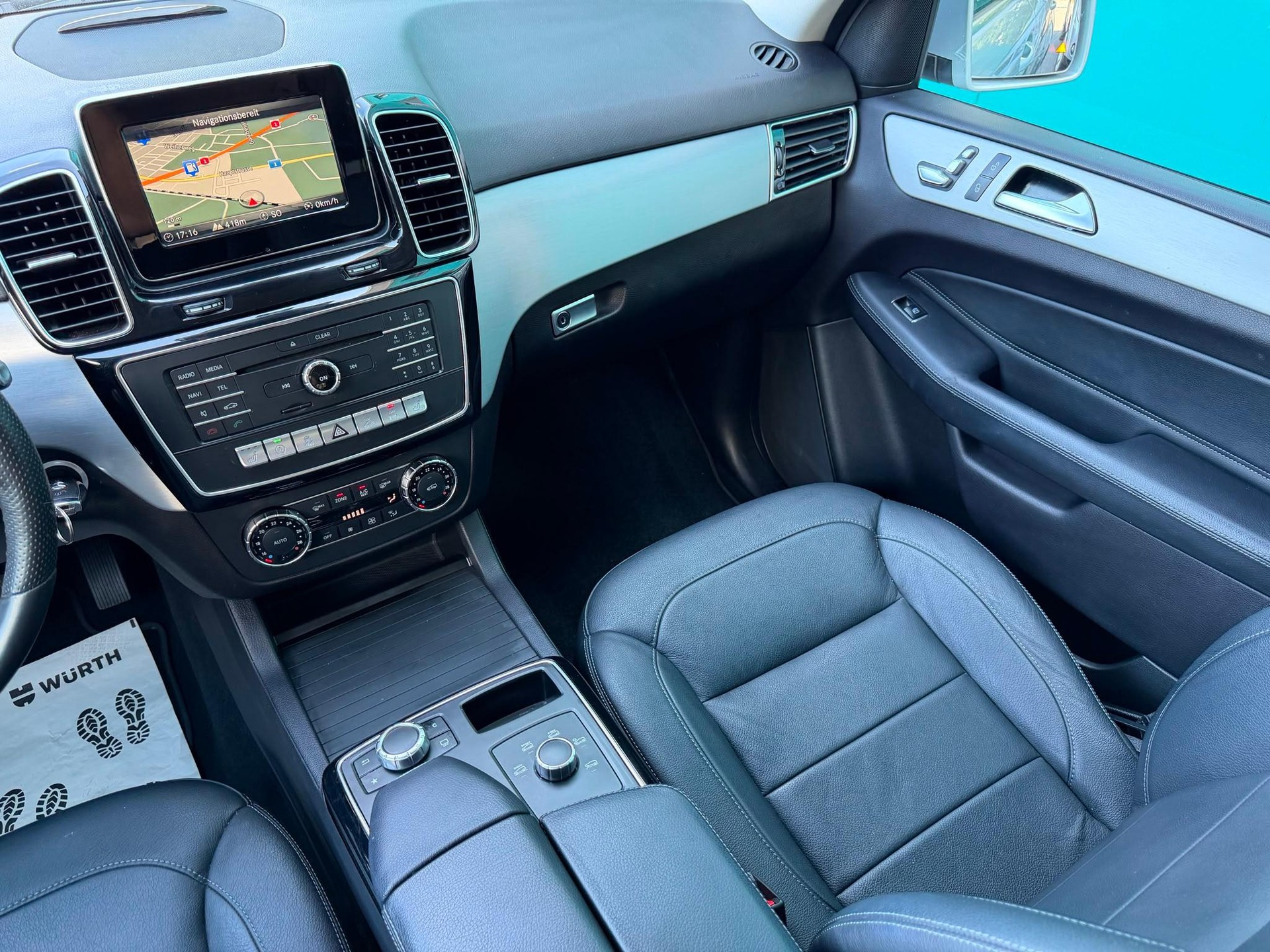 MERCEDES-BENZ GLE 250 d-image-12