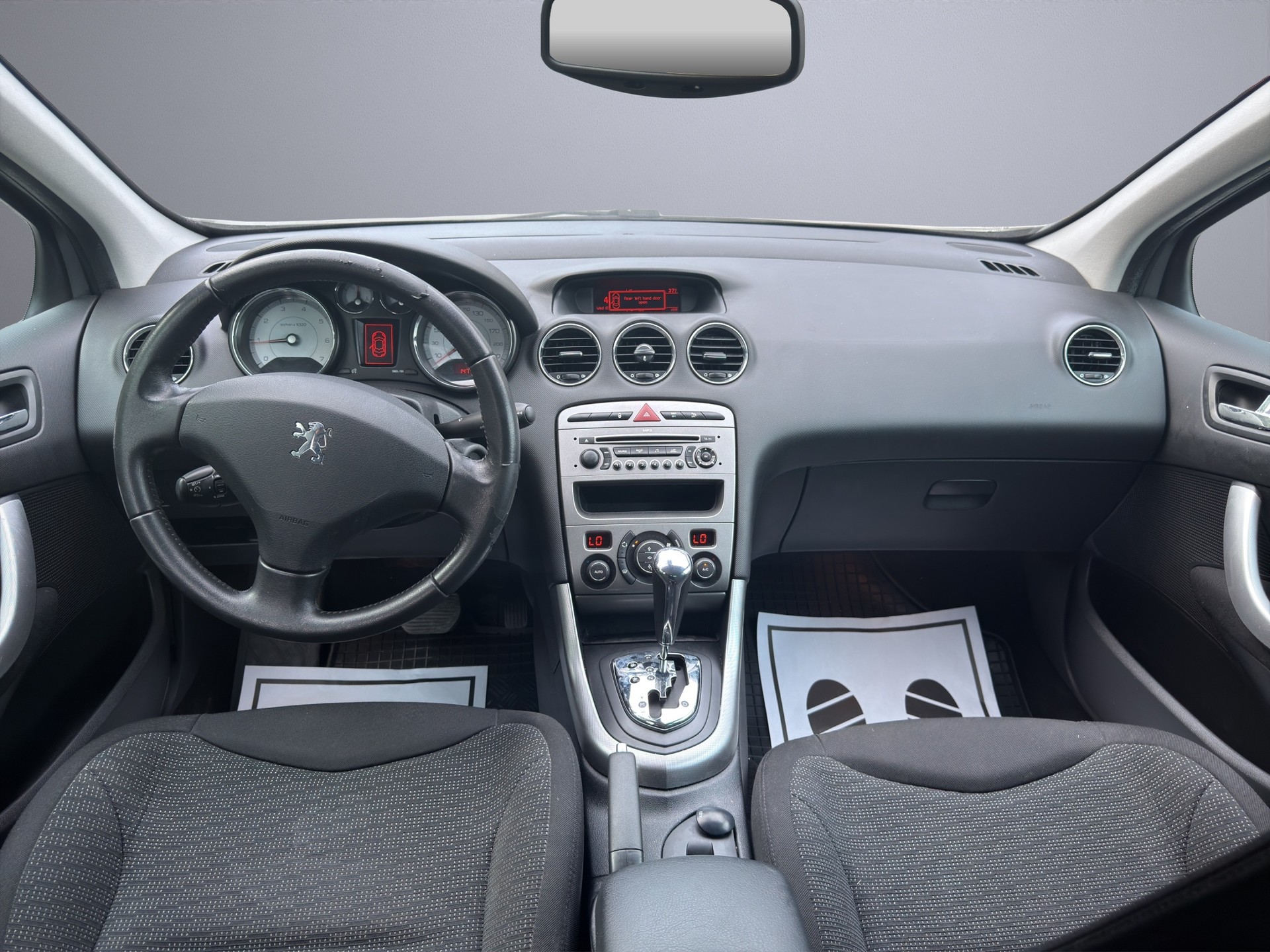 PEUGEOT 308 SW 1.6 16V Turbo Sport Automatic-image-12