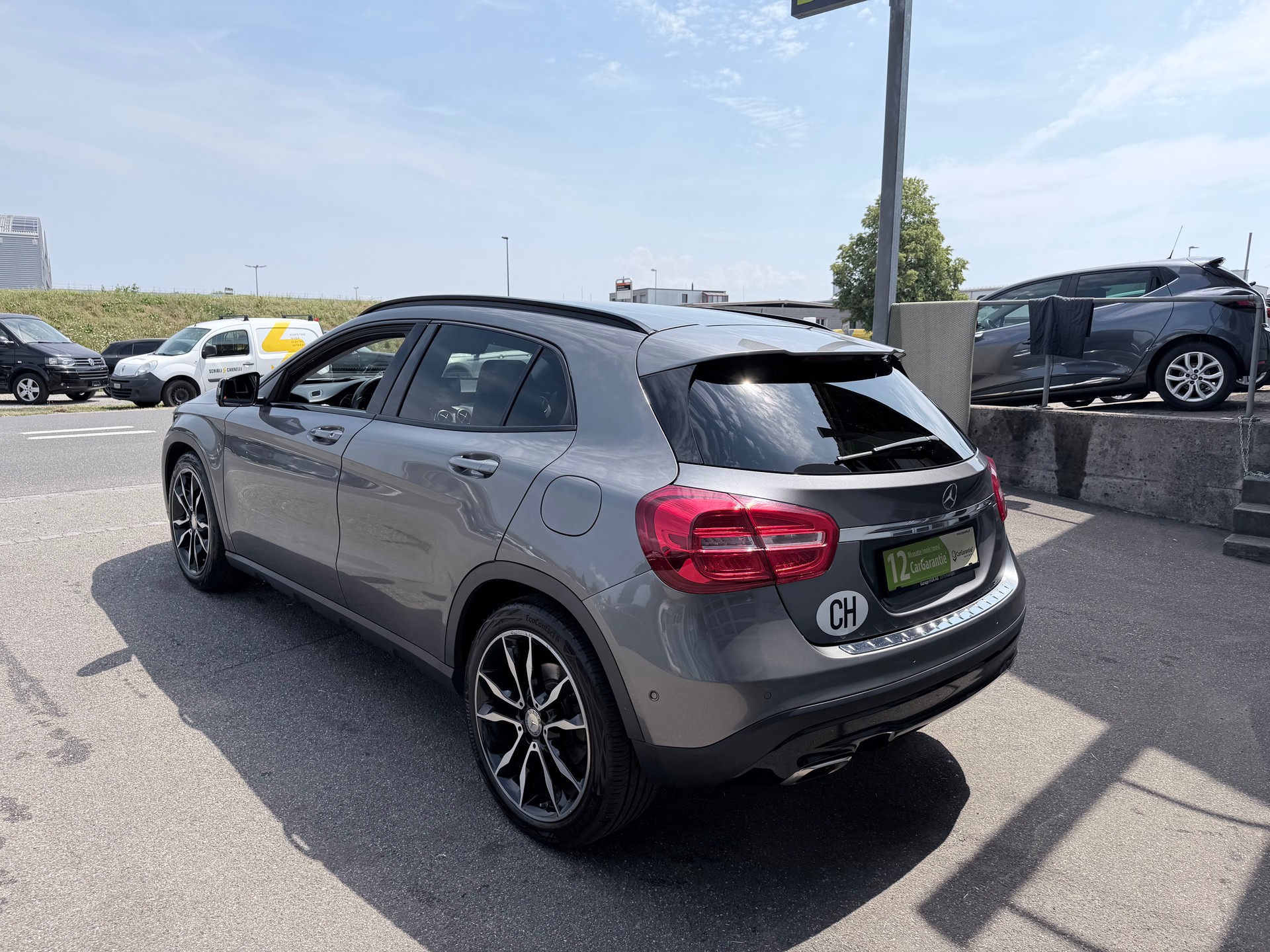 MERCEDES-BENZ GLA 200 Night Star 7G-DCT+++FRISCH AB MFK+++-showroom-element-1