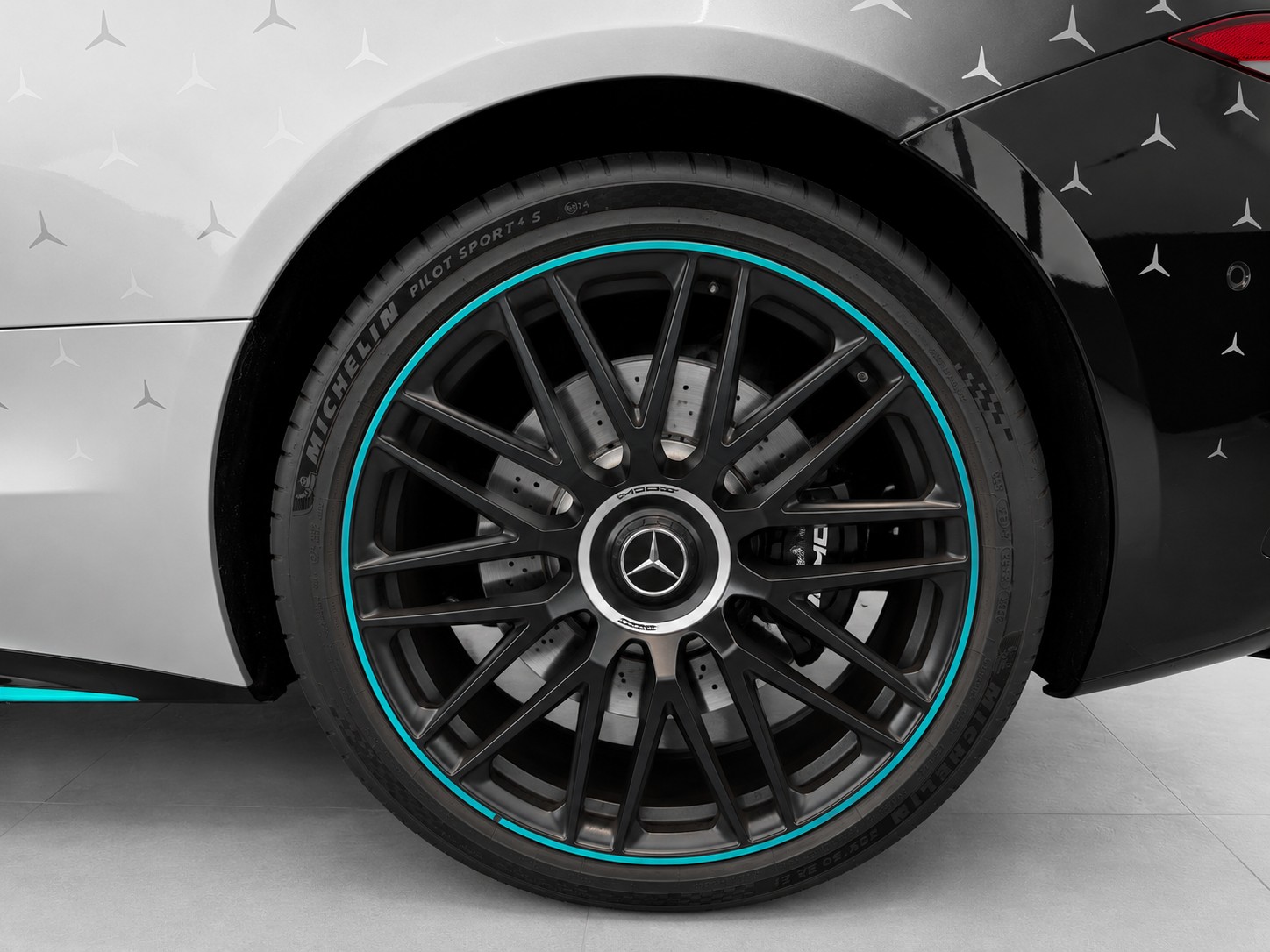 MERCEDES-BENZ AMG SL 63 4M Speedshift MCT Limitiertes Modell – weltweit nur 100 Einheiten-image-16