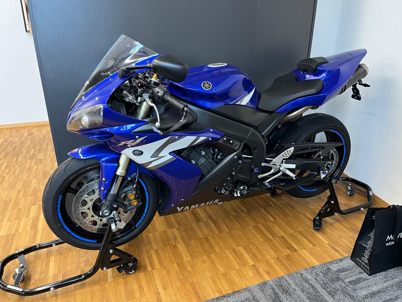 YAMAHA YZF-R1-image-0