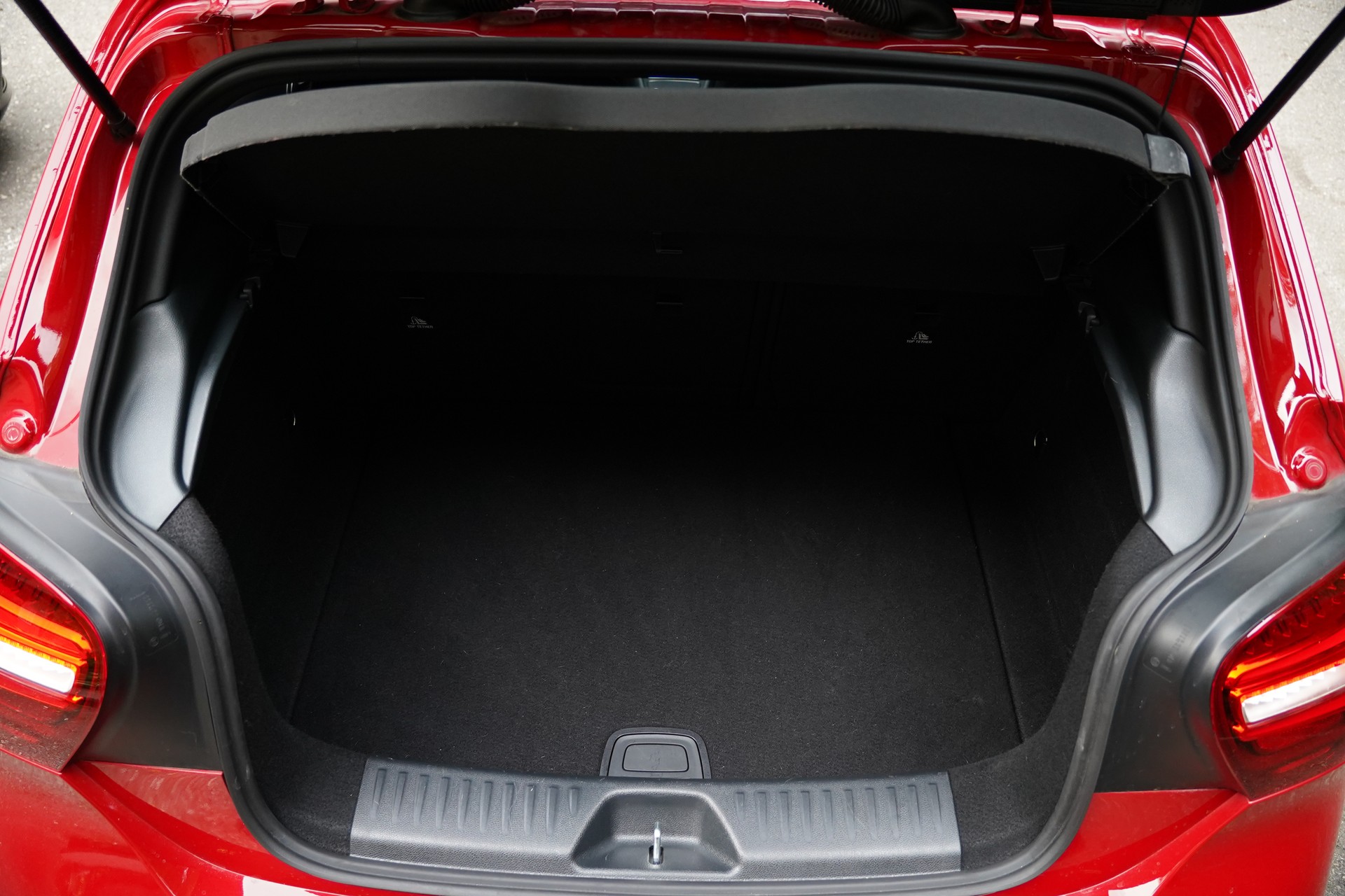 MERCEDES-BENZ A 200 Urban 7G-DCT-image-31