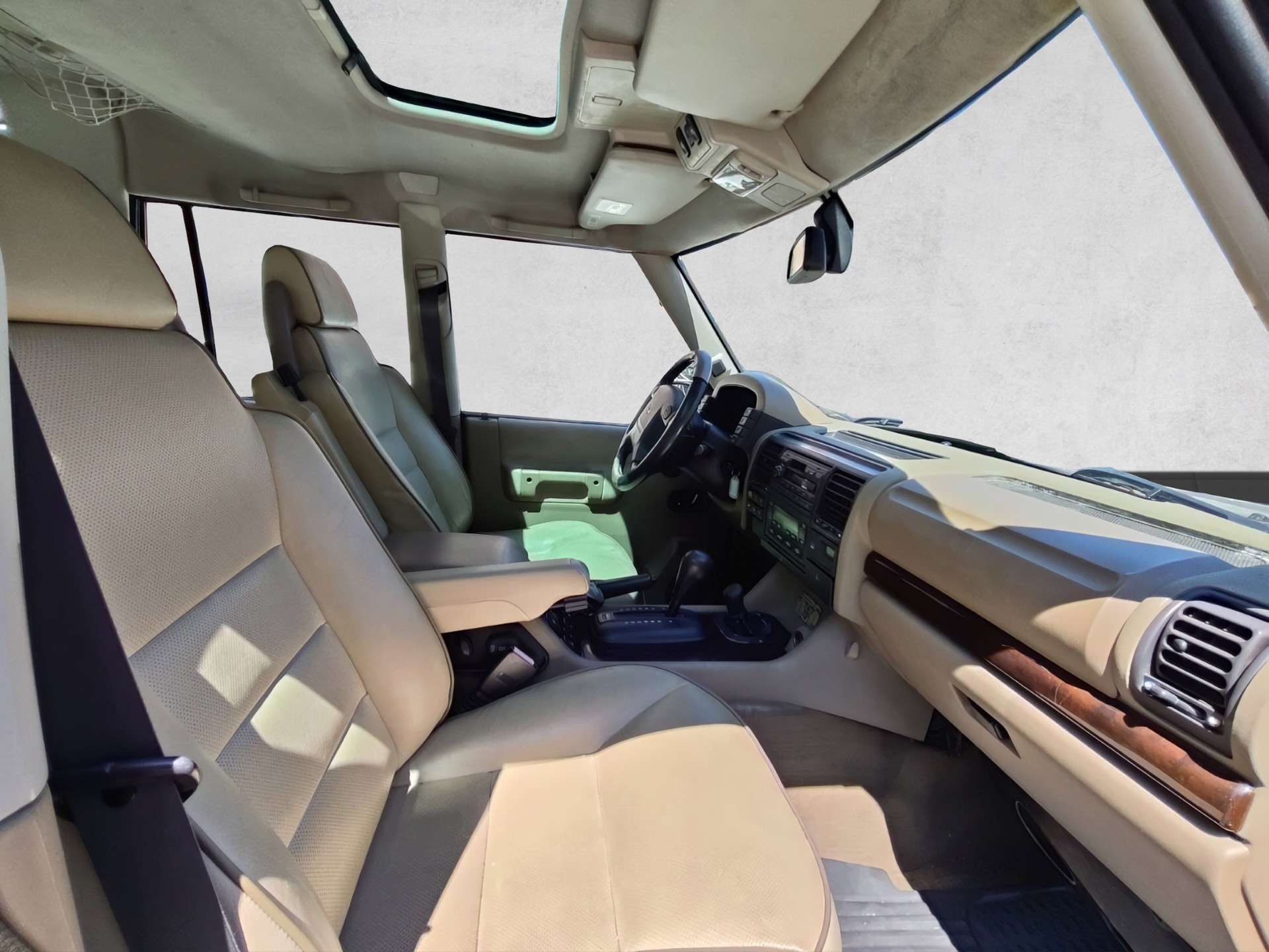 LAND ROVER Discovery 4.0 ES-image-9