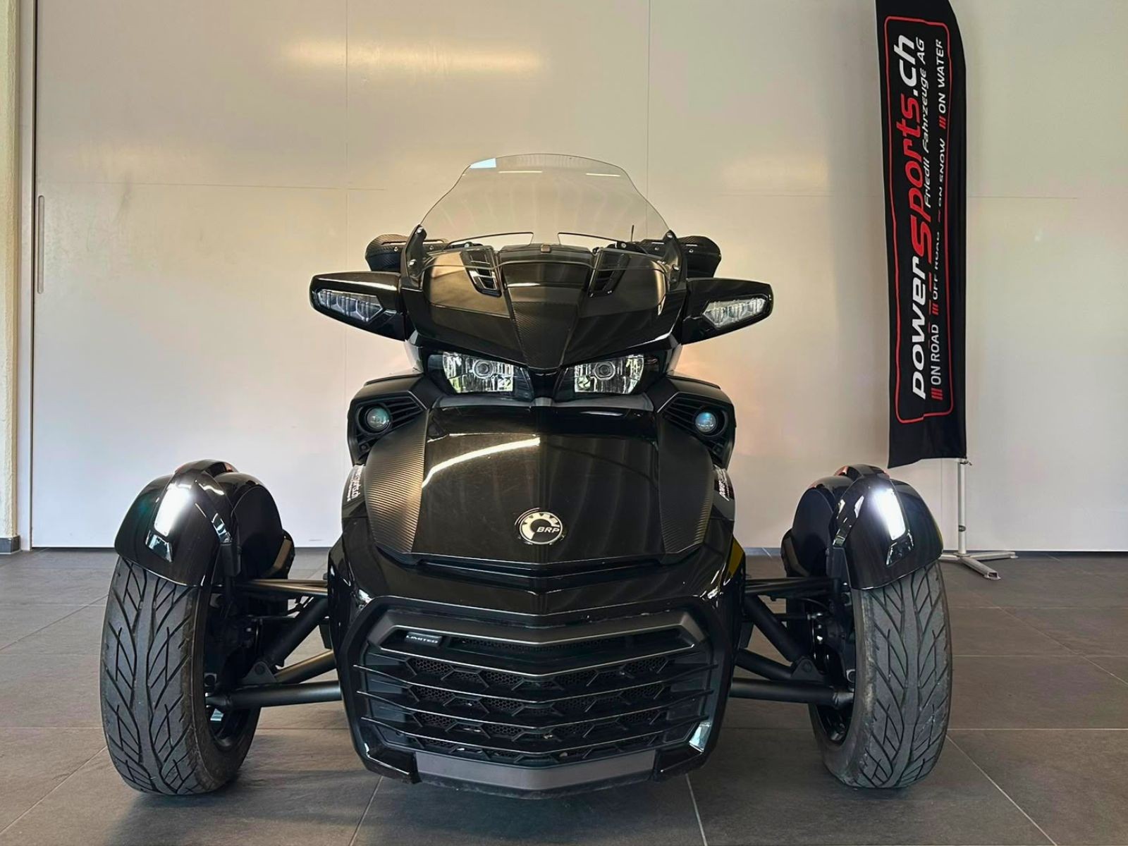 CAN-AM Spyder F3-LTD SE6 dark-image-1
