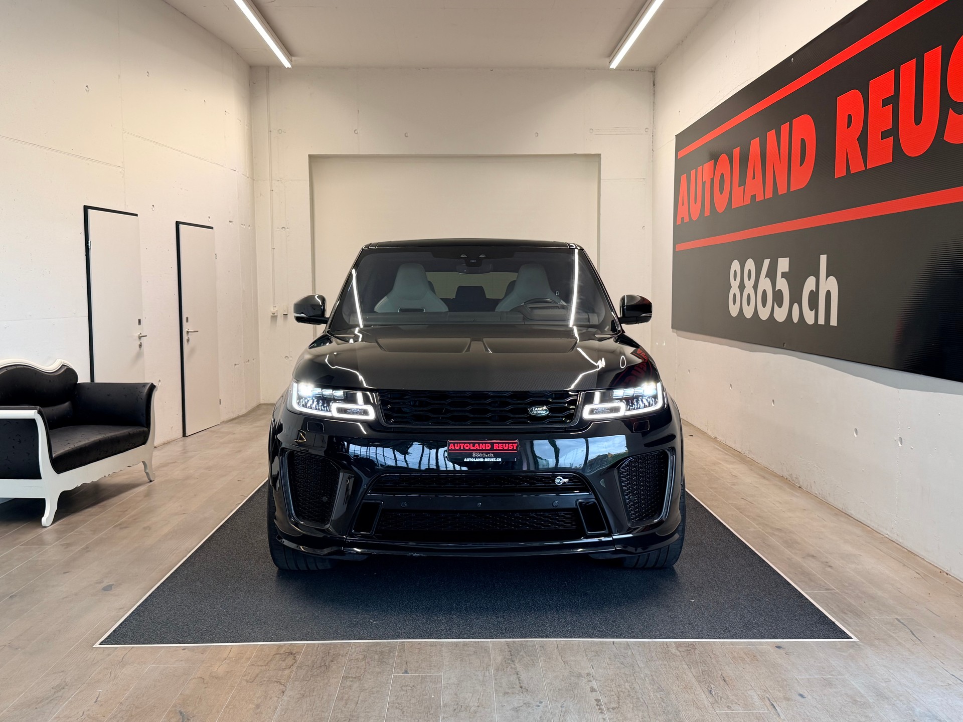 LAND ROVER Range Rover Sport 575 5.0 V8 S/C SVR Carbon Automatic-showroom-element-1