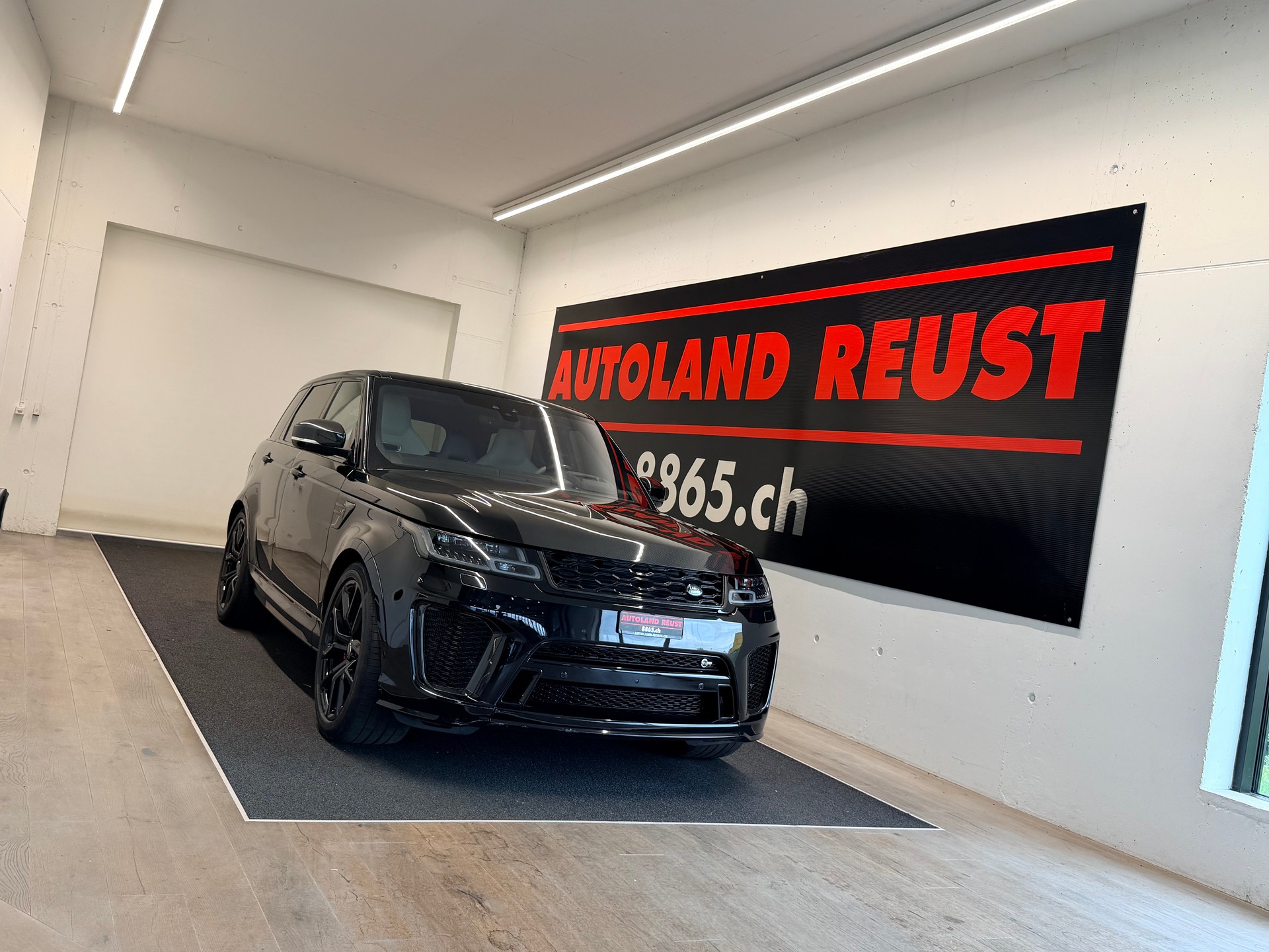 LAND ROVER Range Rover Sport 575 5.0 V8 S/C SVR Carbon Automatic