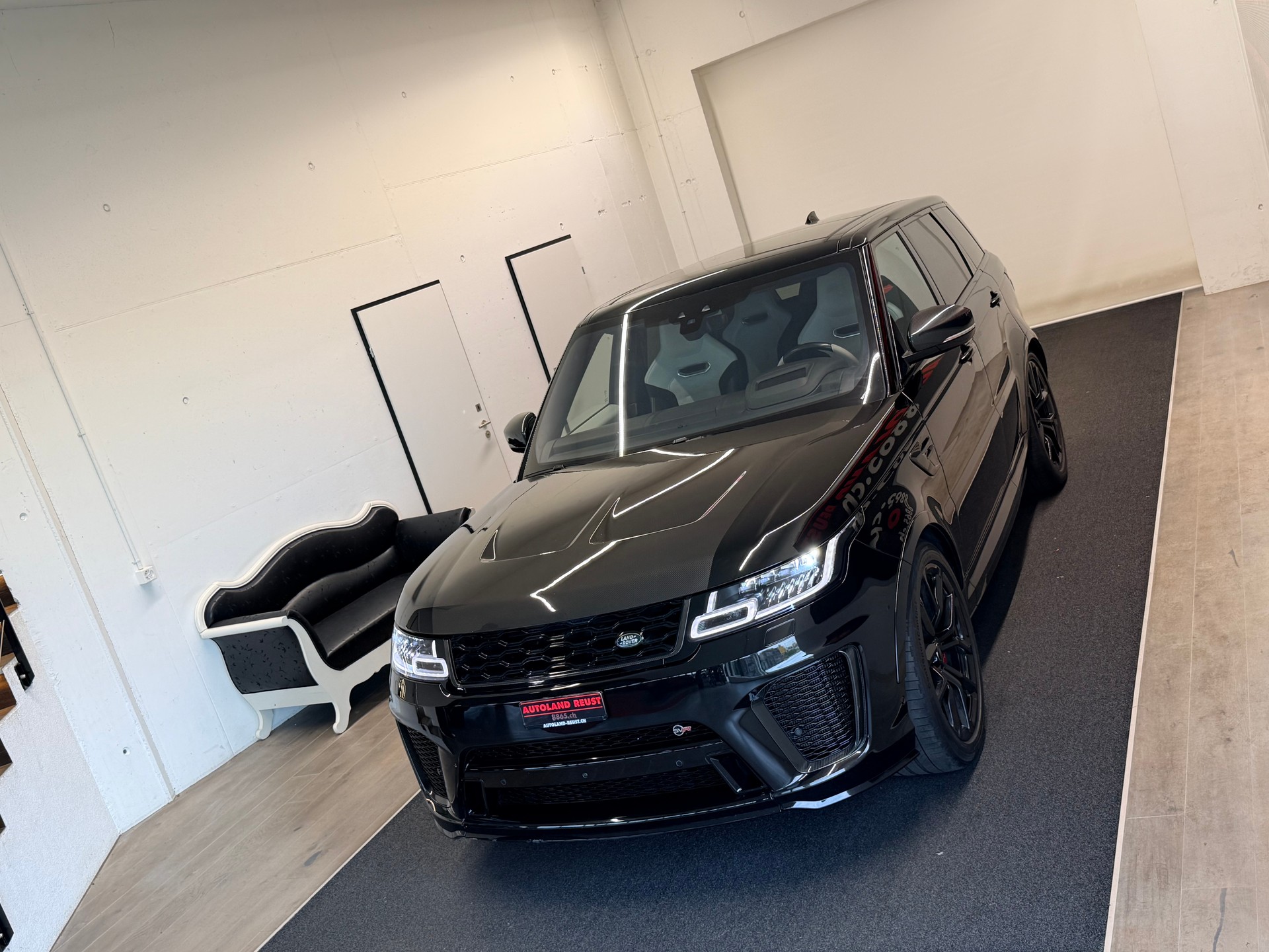 LAND ROVER Range Rover Sport 575 5.0 V8 S/C SVR Carbon Automatic-showroom-element-3