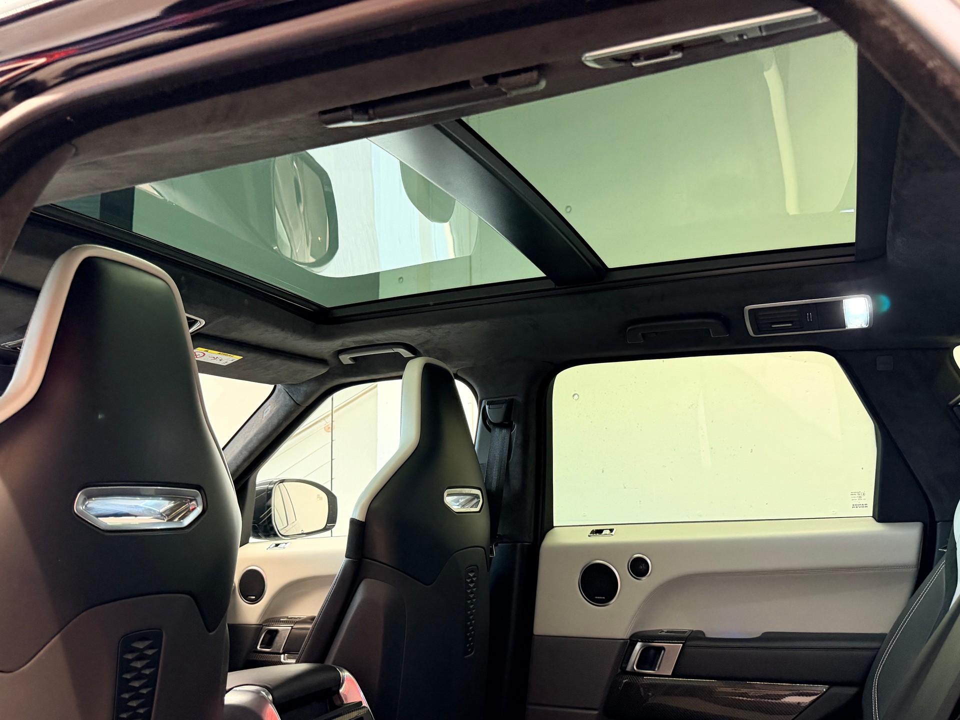 LAND ROVER Range Rover Sport 575 5.0 V8 S/C SVR Carbon Automatic-image-15