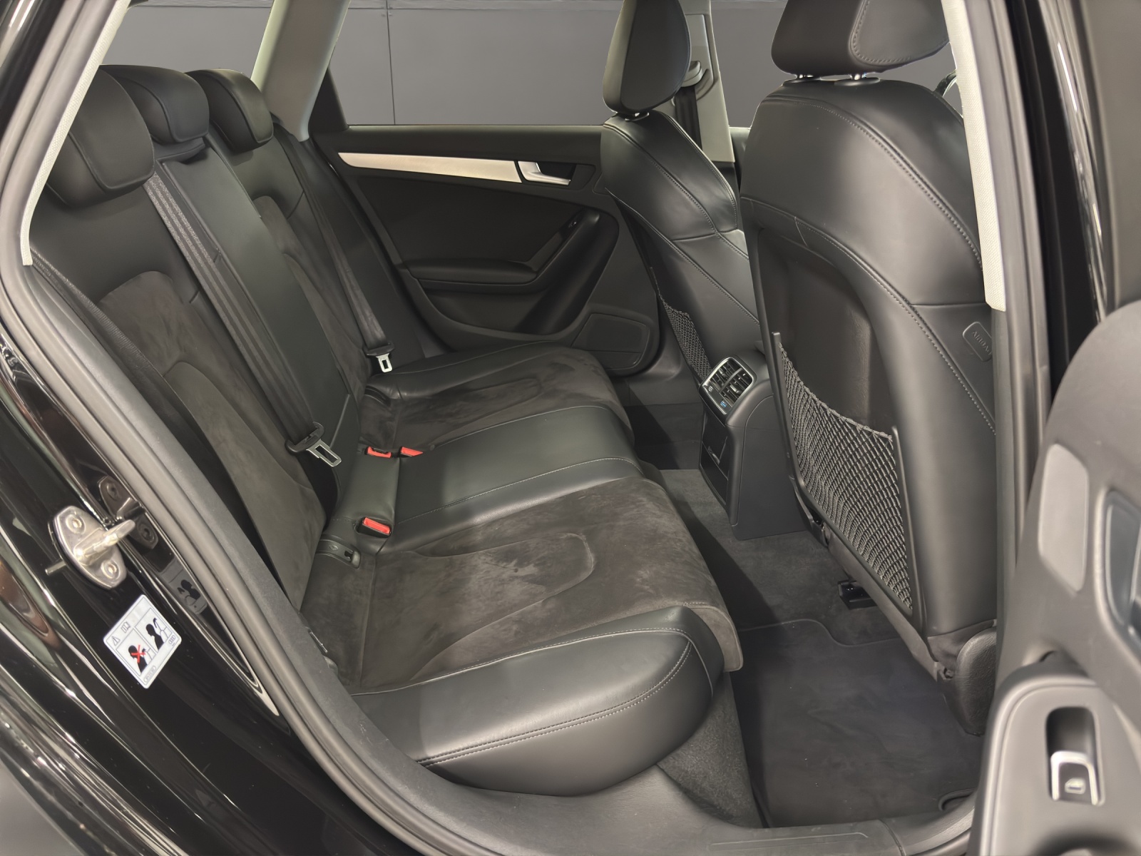 AUDI A4 allroad 3.0 TDI quattro S-tronic-image-17