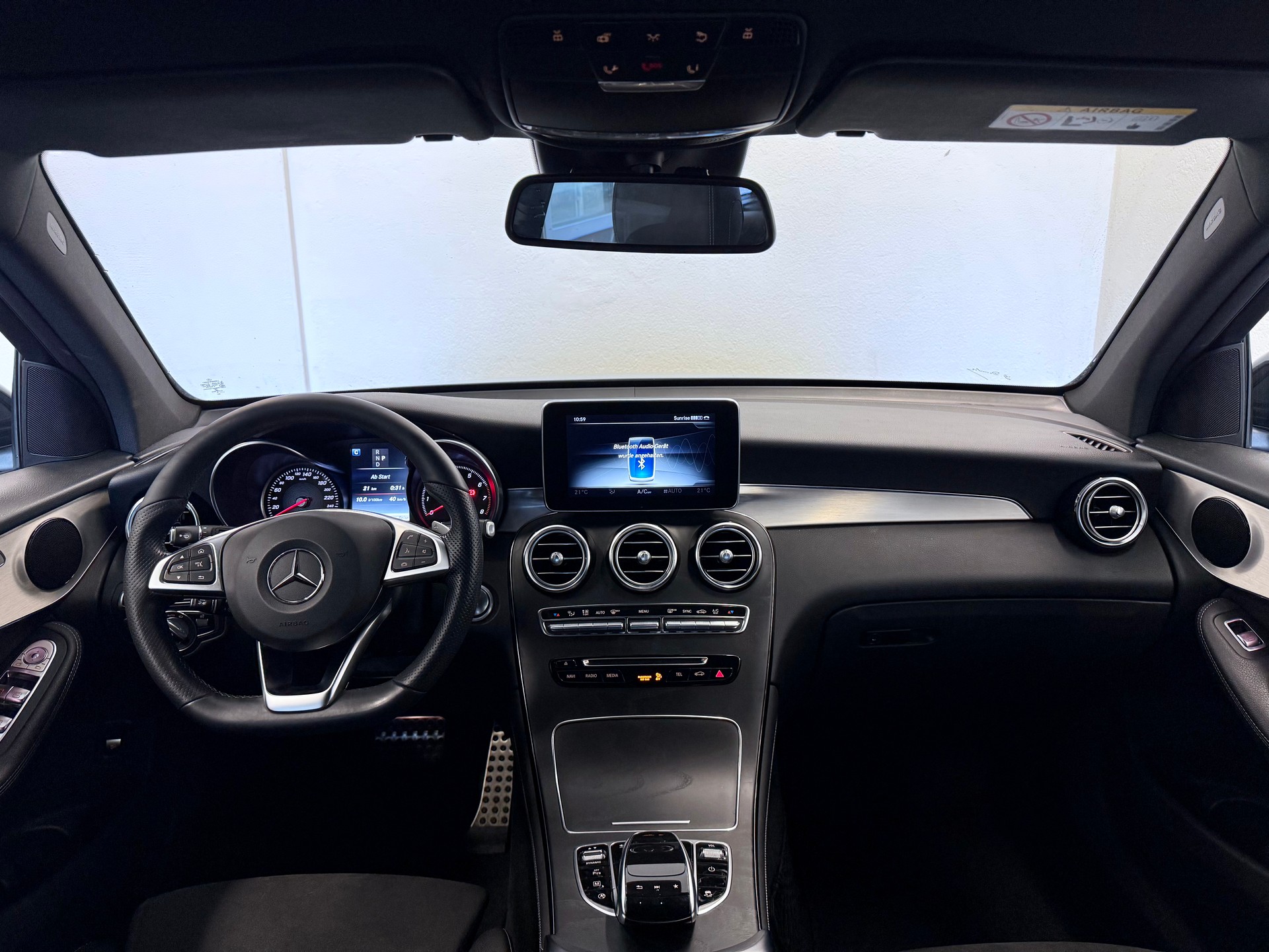 MERCEDES-BENZ GLC 300 4Matic AMG Line 9G-Tronic-image-20