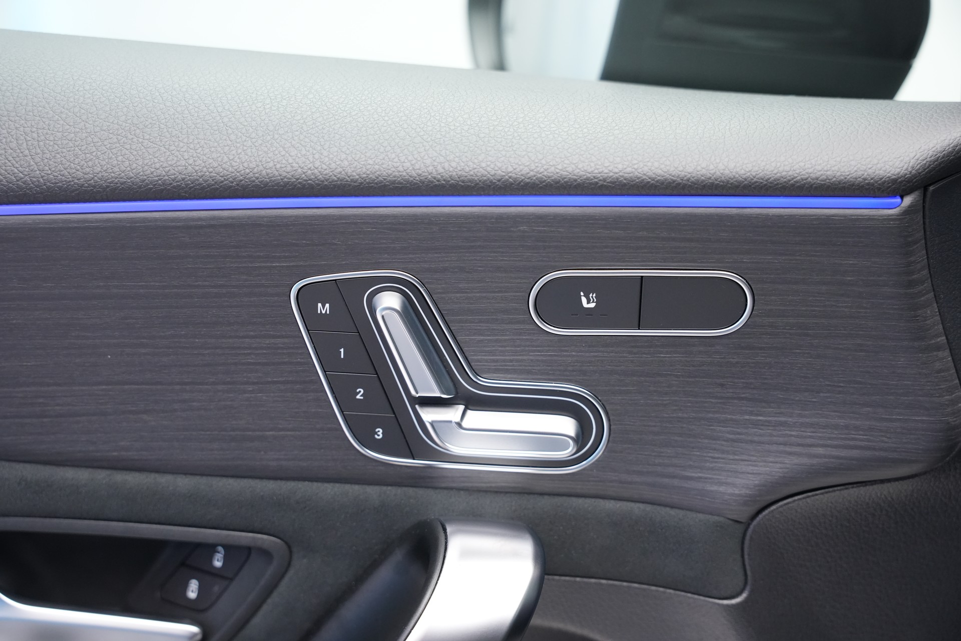 MERCEDES-BENZ A 220 4Matic 8G-DCT *CH-Fahrzeug*-image-17