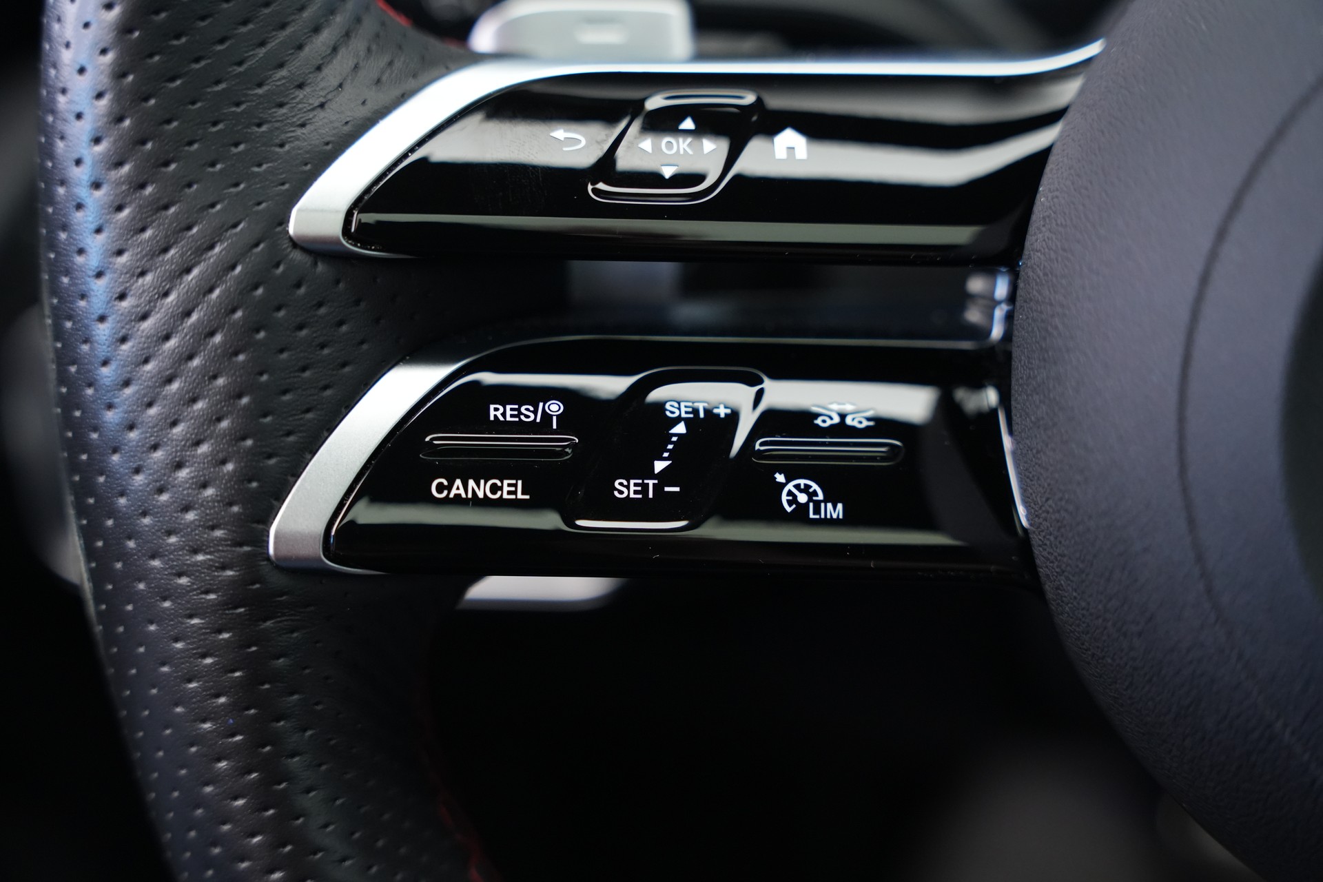 MERCEDES-BENZ A 220 4Matic 8G-DCT *CH-Fahrzeug*-image-25