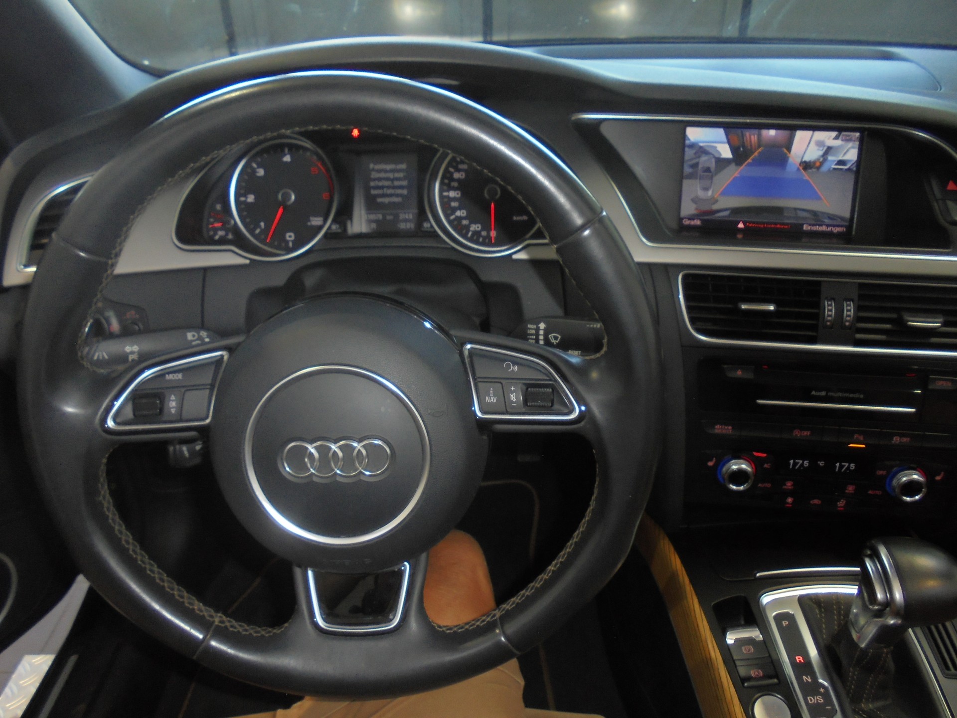 AUDI A5 Cabriolet 3.0 TDI quattro S-tronic-image-8
