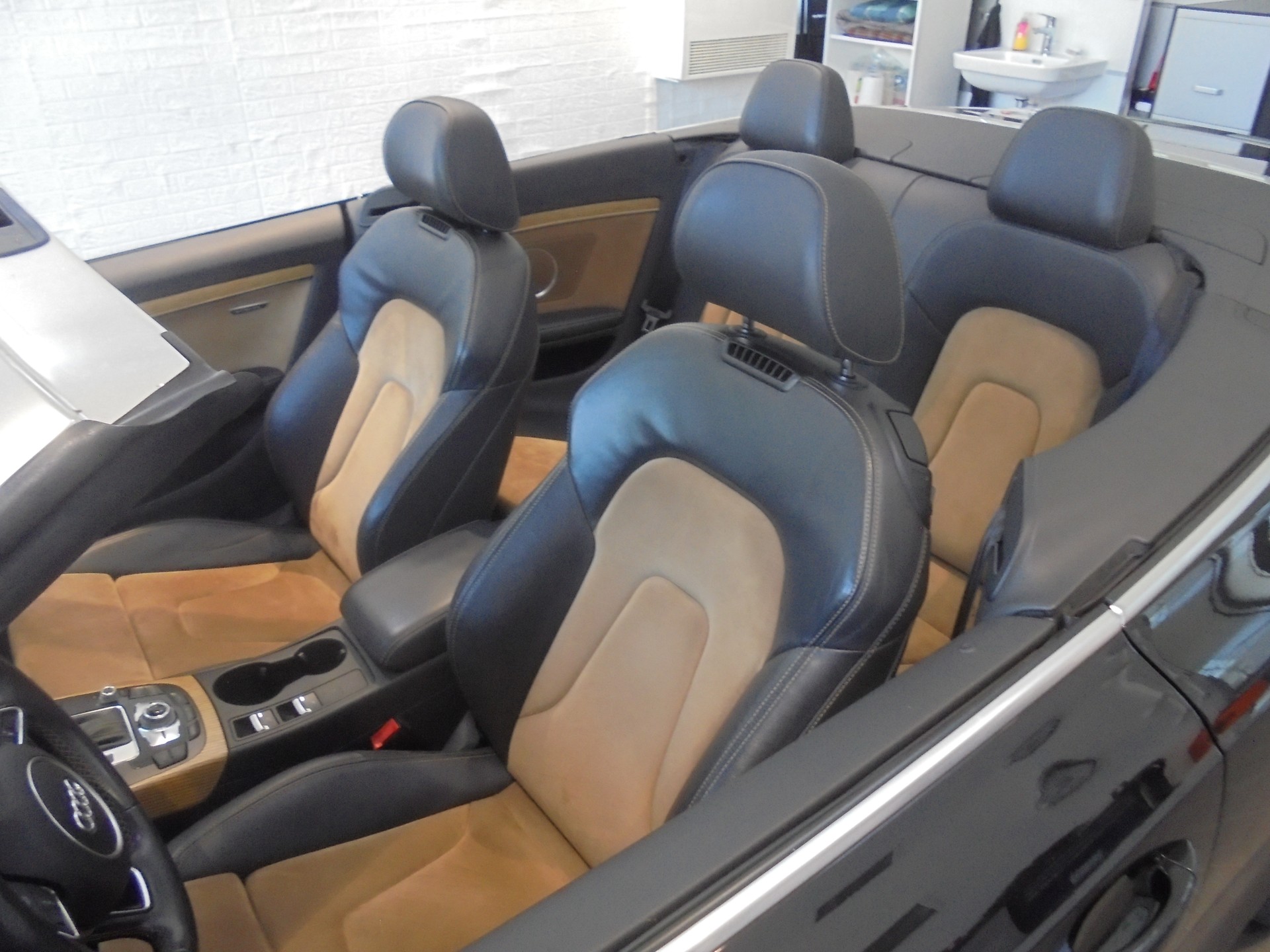 AUDI A5 Cabriolet 3.0 TDI quattro S-tronic-image-9