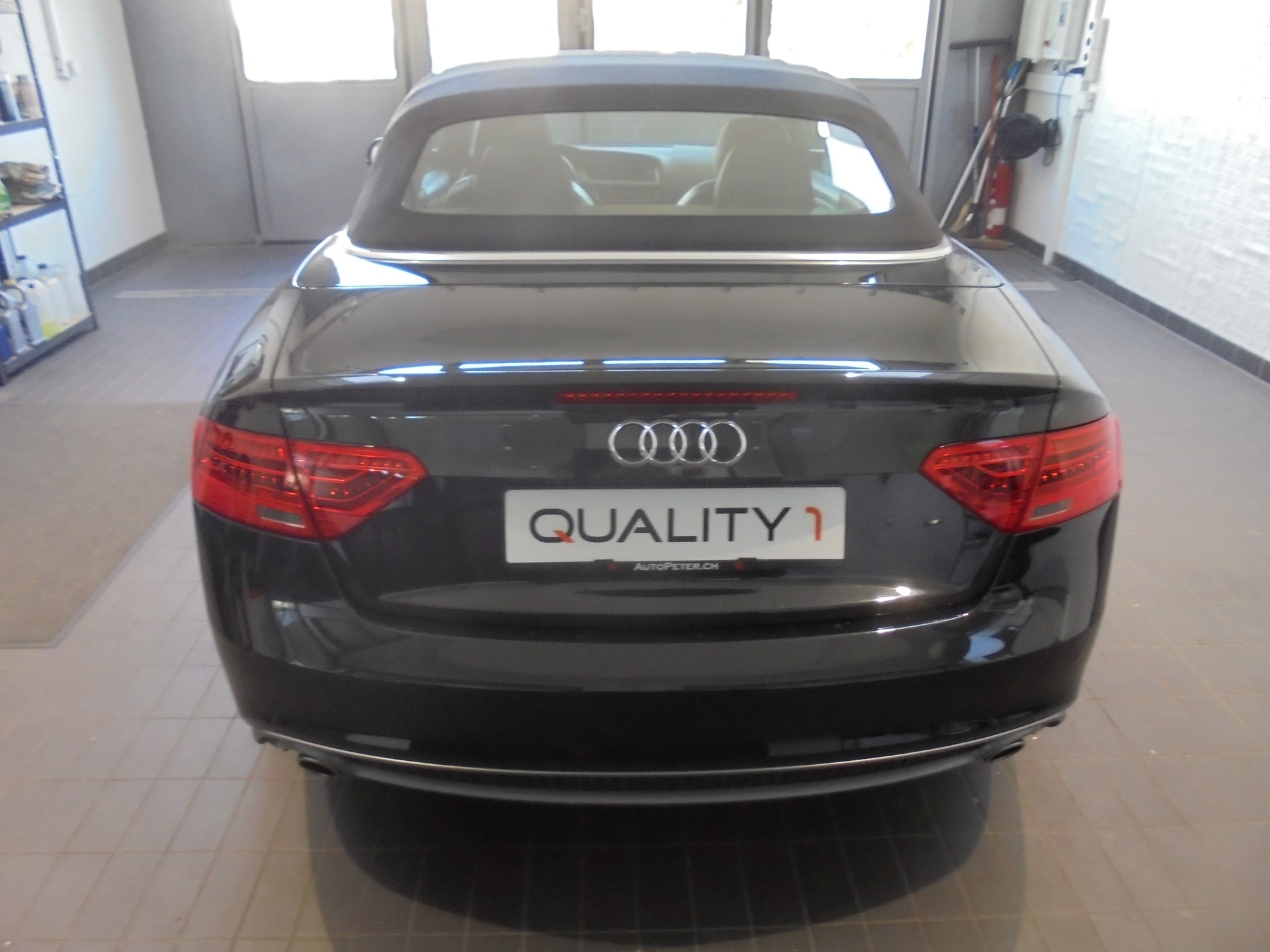AUDI A5 Cabriolet 3.0 TDI quattro S-tronic-image-5