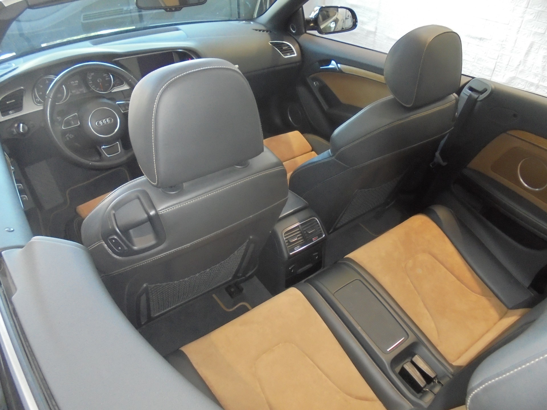 AUDI A5 Cabriolet 3.0 TDI quattro S-tronic-image-10