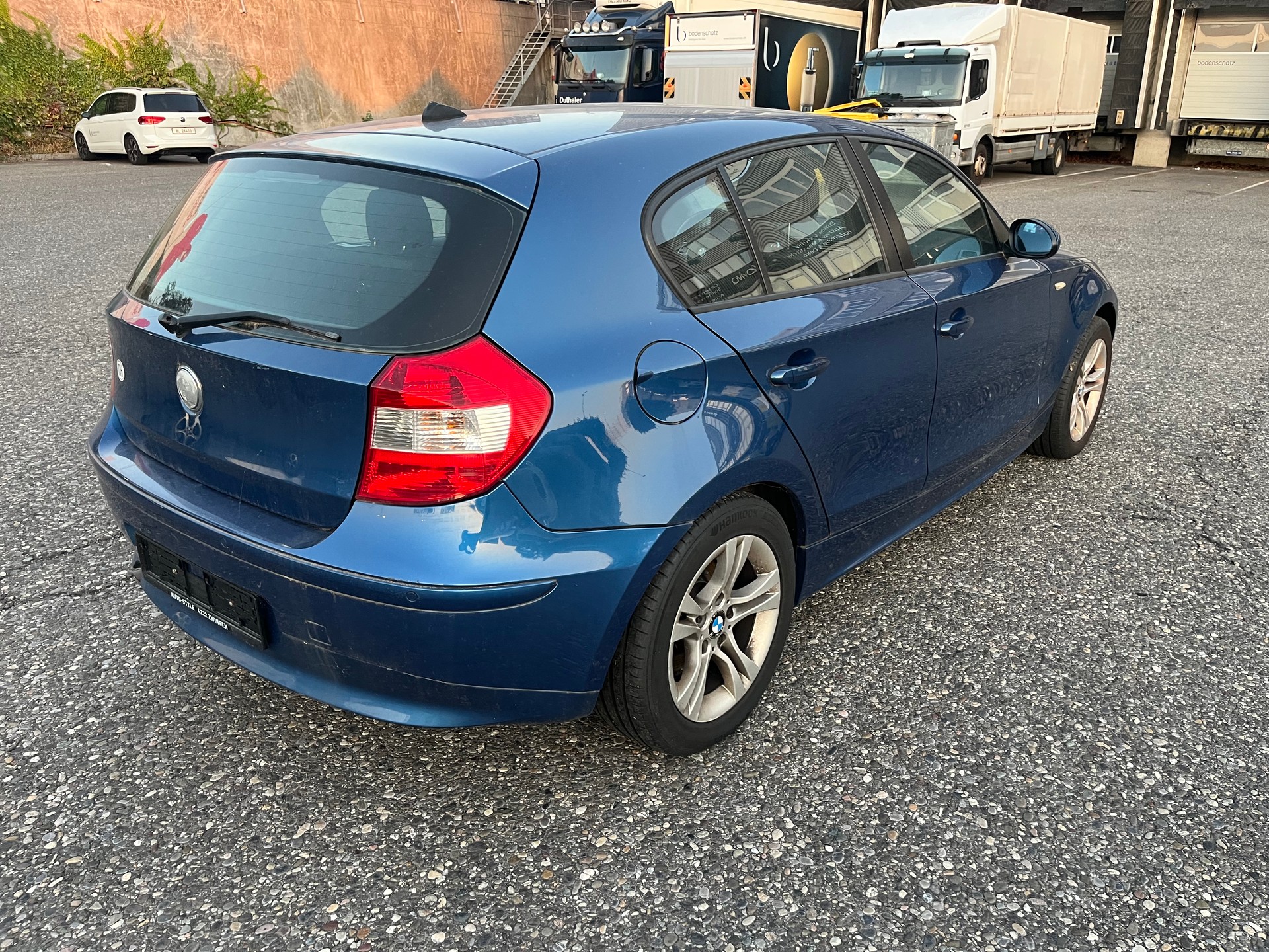 BMW 120i-image-2
