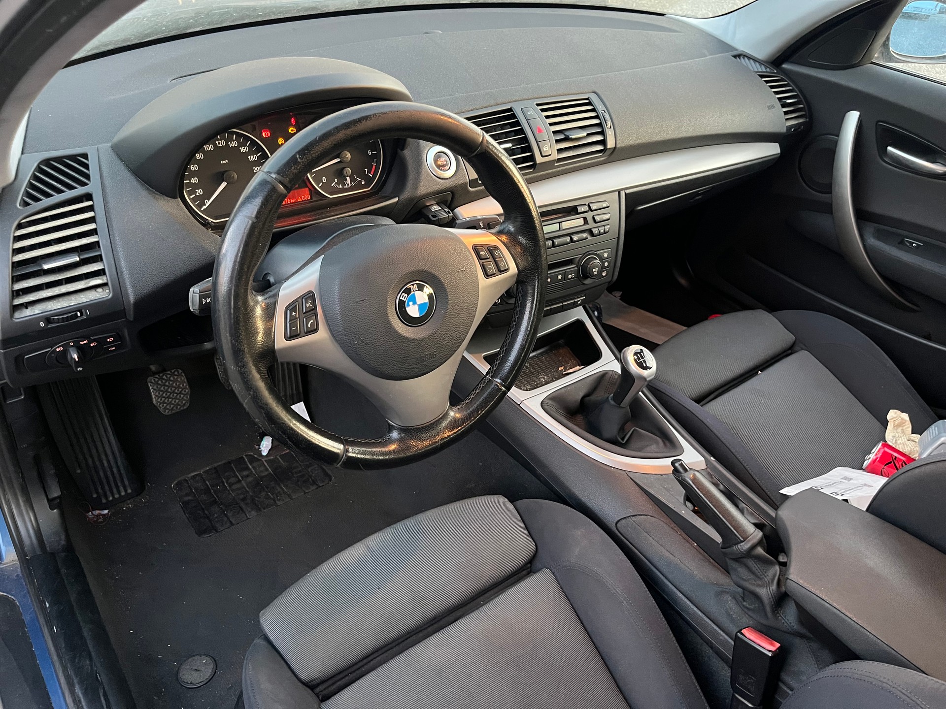 BMW 120i-image-5