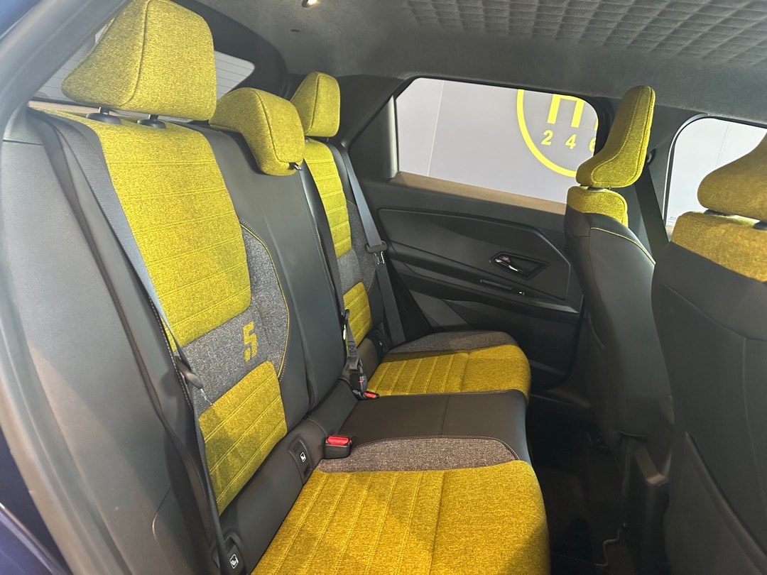 RENAULT R5 E-Tech Comfort Range 52 kWh Iconic Five-image-18