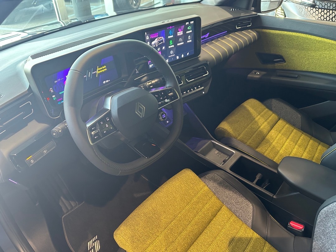 RENAULT R5 E-Tech Comfort Range 52 kWh Iconic Five-image-10