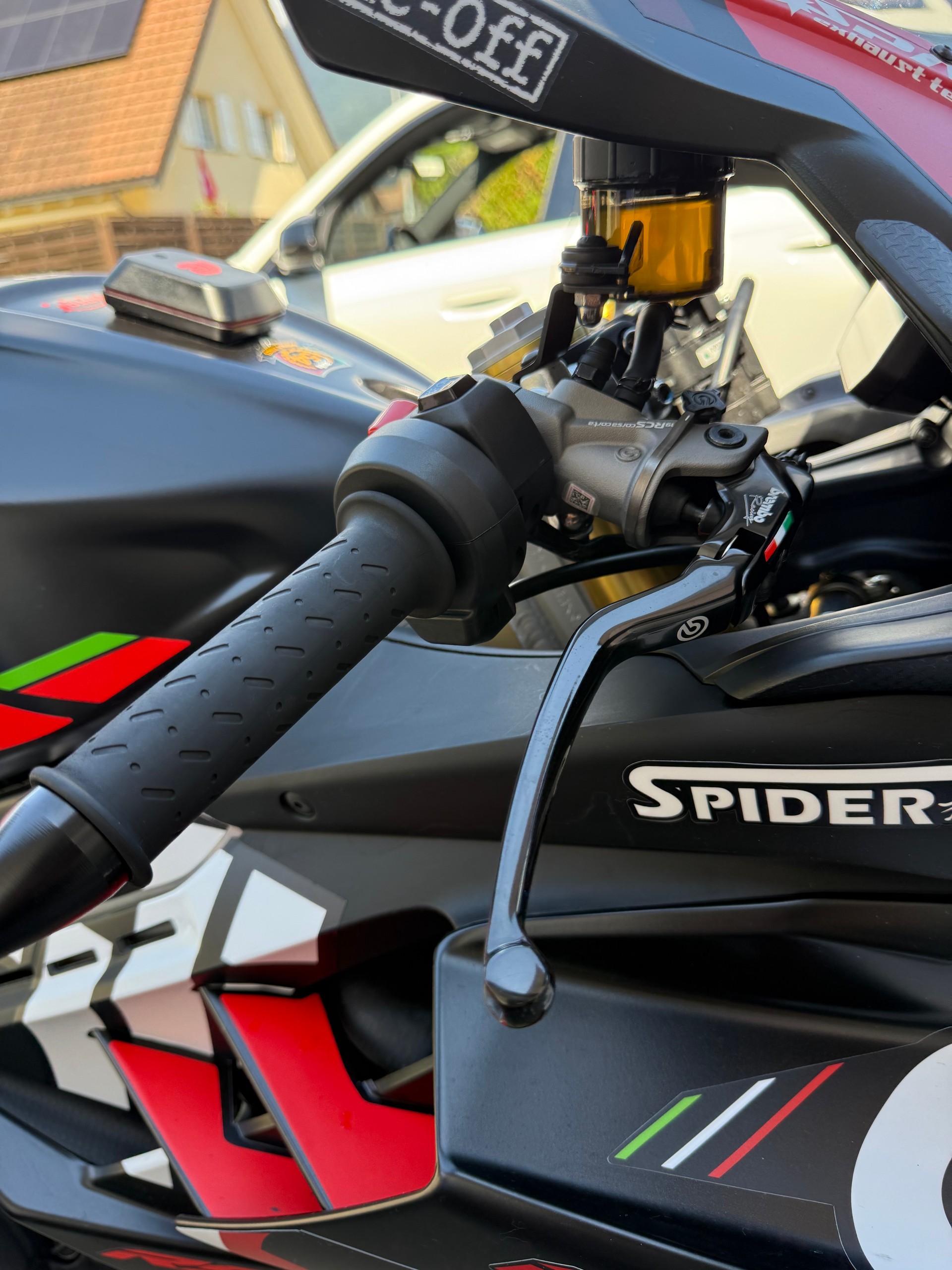APRILIA RSV4 1100 Factory-image-4