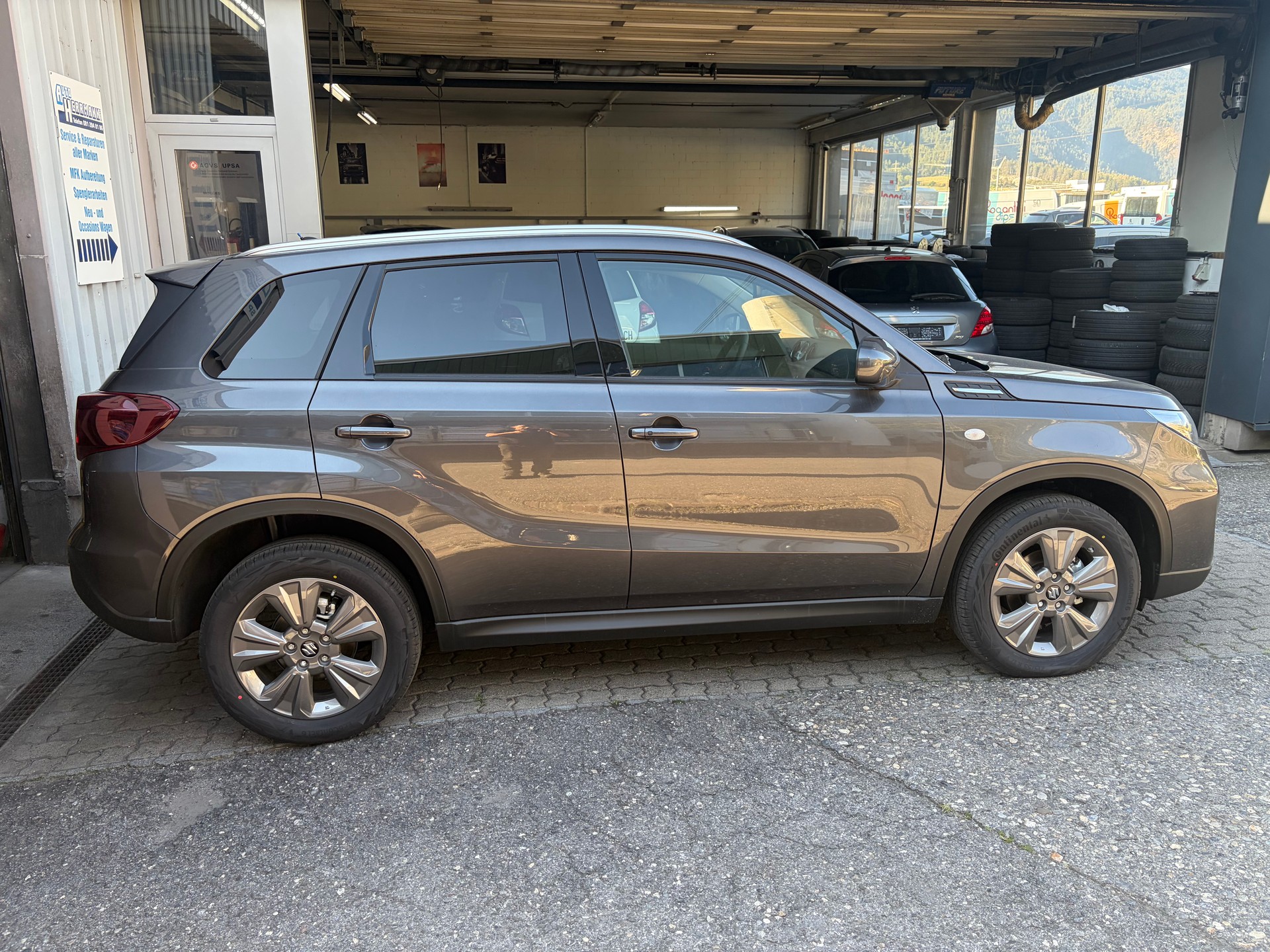 SUZUKI Vitara 1.4 Boosterjet Compact + Hybrid-image-10