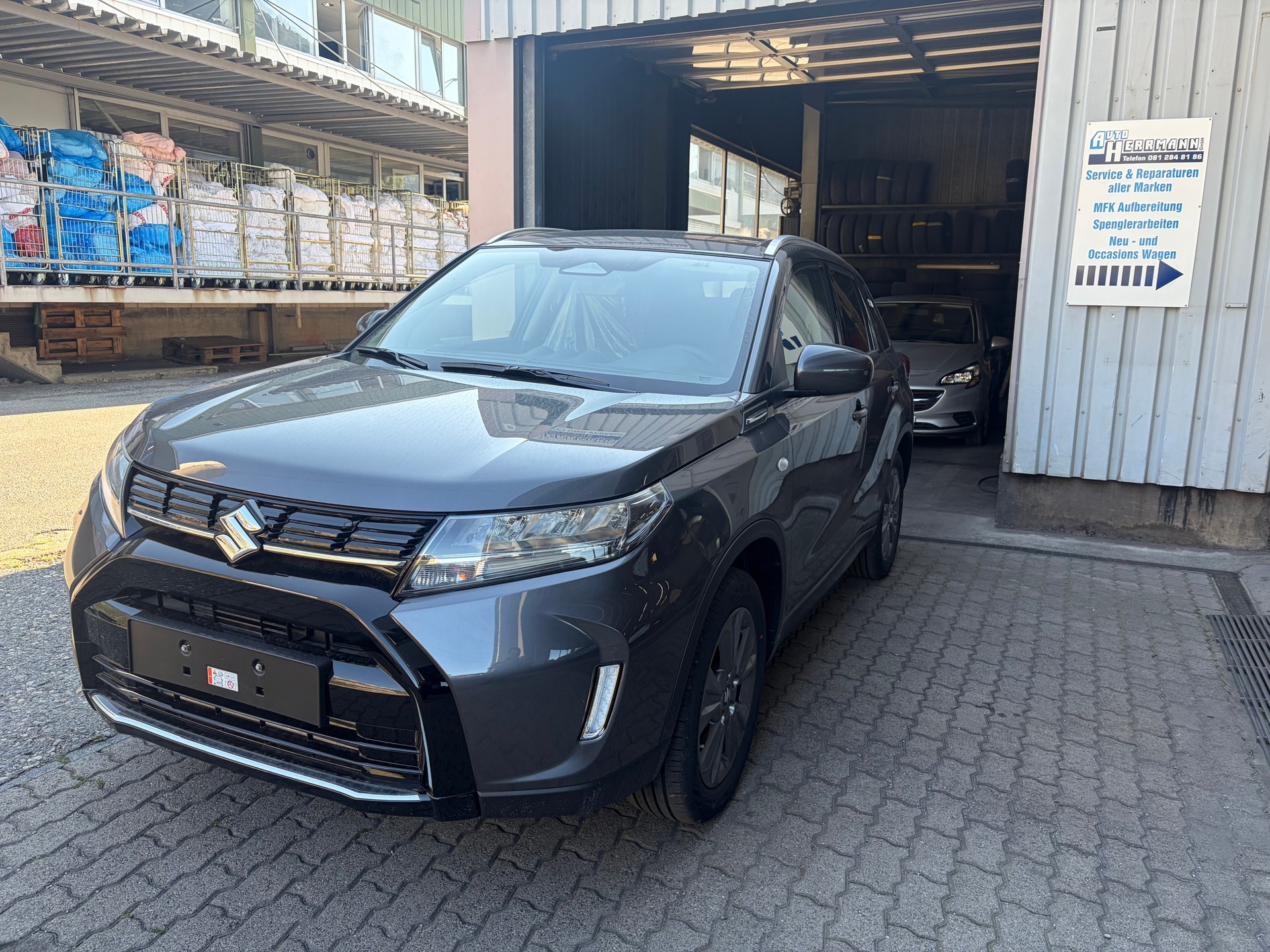 SUZUKI Vitara 1.4 Boosterjet Compact + Hybrid-image-11