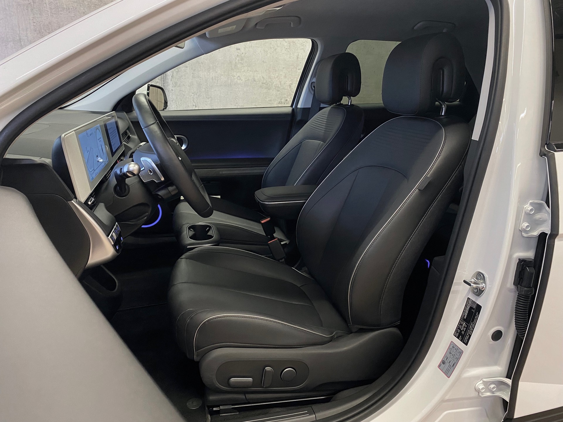 HYUNDAI Ioniq 5 *77kWh*Swiss*Amplia*2WD*Wärmepumpe*-showroom-element-3