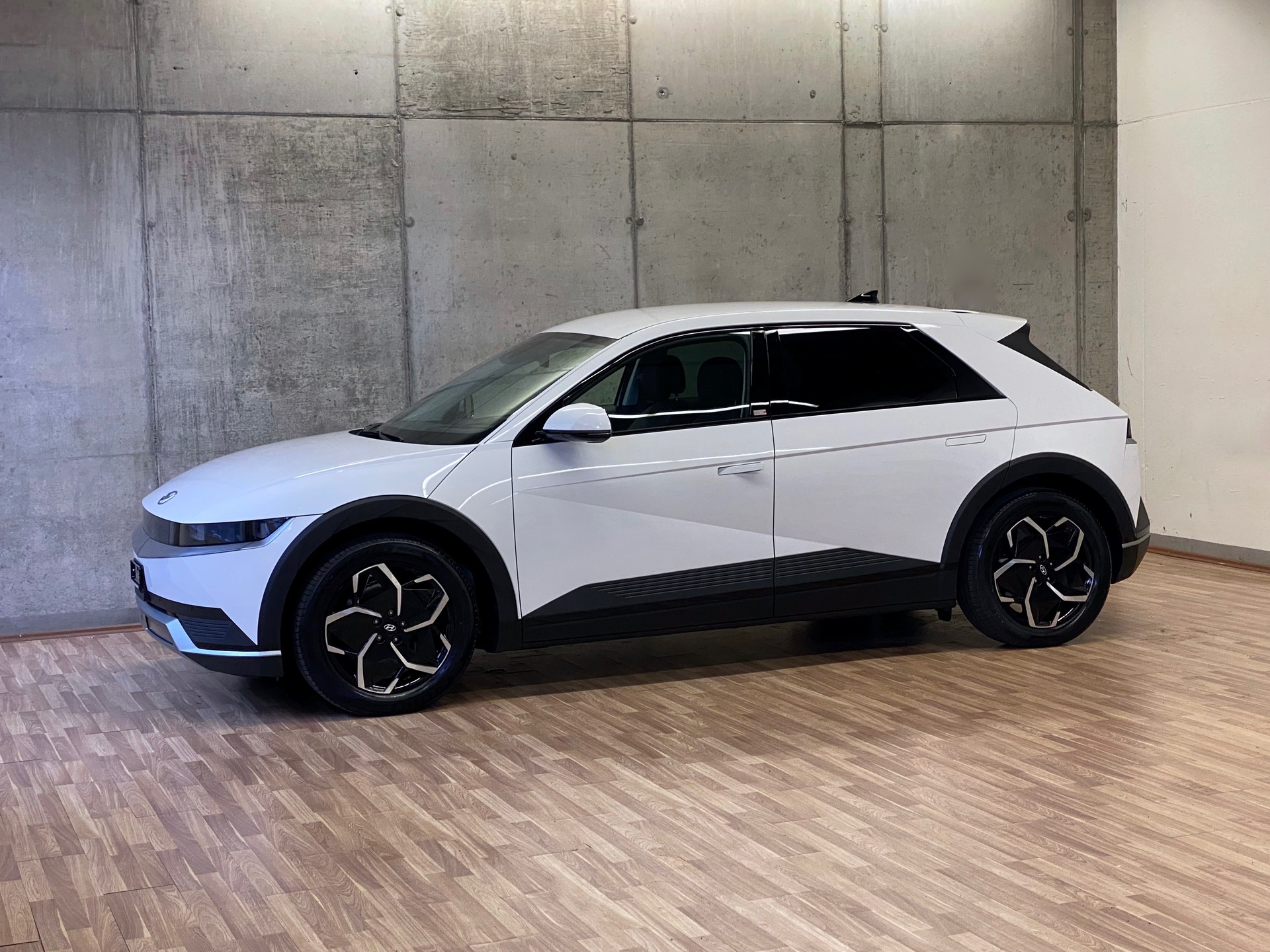 HYUNDAI Ioniq 5 *77kWh*Swiss*Amplia*2WD*Wärmepumpe*