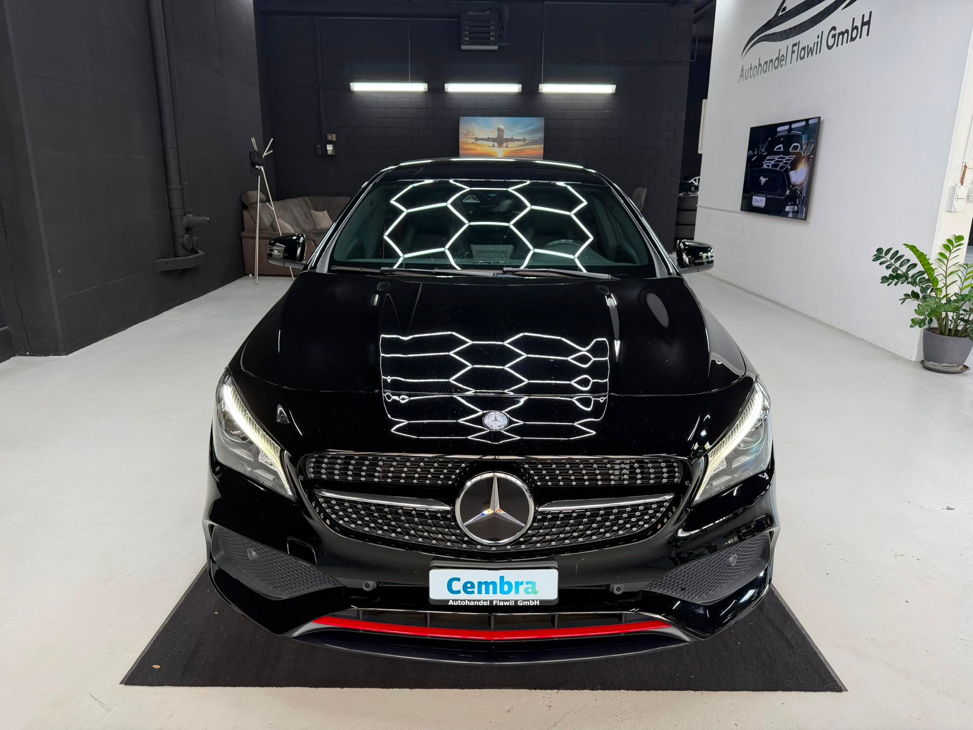 MERCEDES-BENZ CLA Shooting Brake 250 Sport 4Matic 7G-DCT-showroom-element-1
