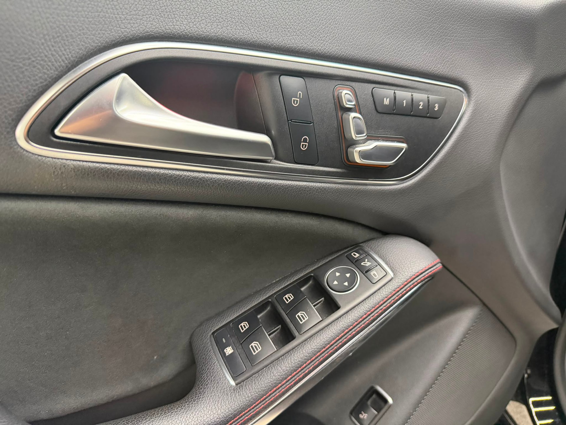 MERCEDES-BENZ CLA Shooting Brake 250 Sport 4Matic 7G-DCT-image-11
