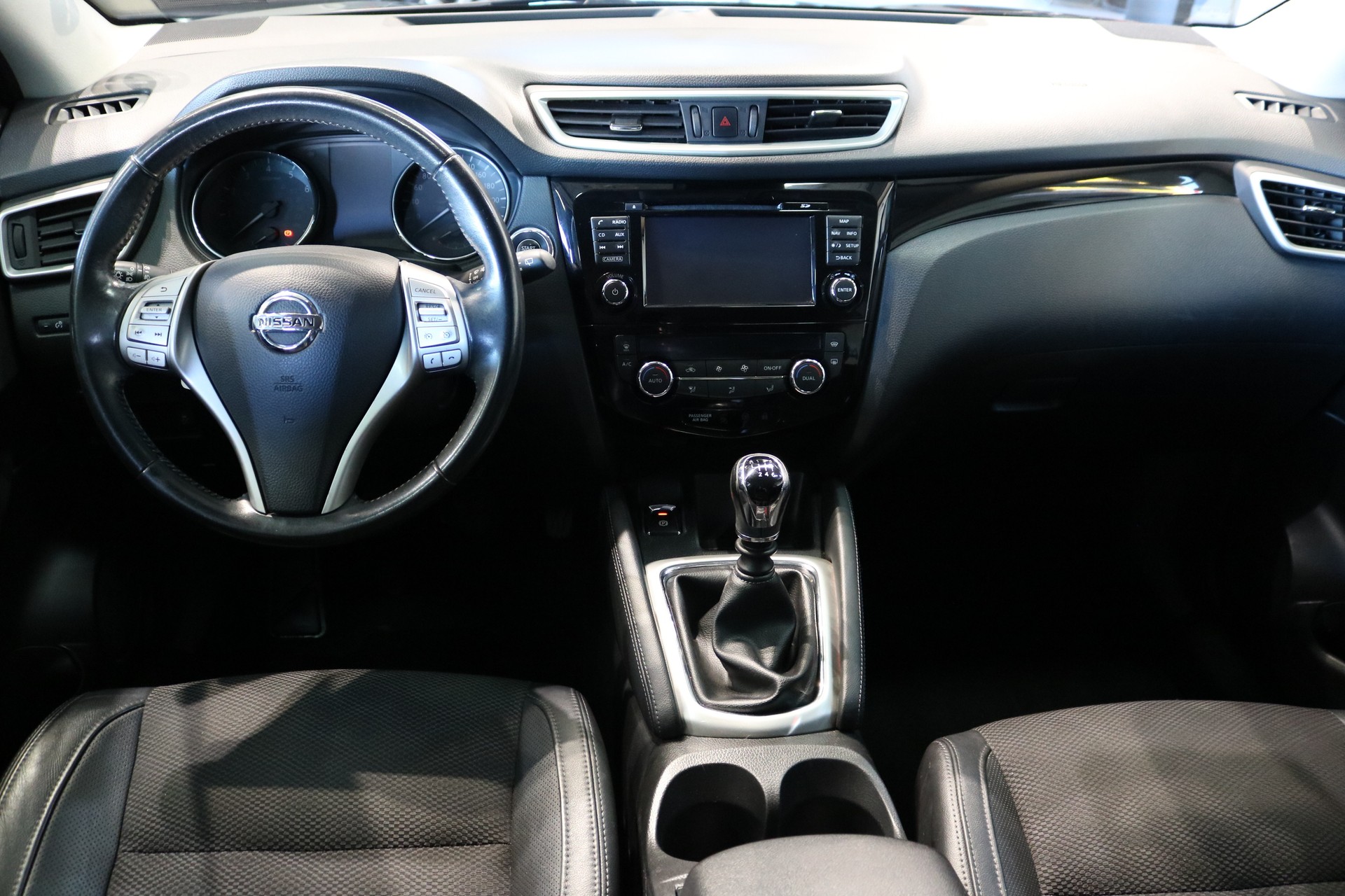 NISSAN Qashqai 1.6 DIG-T tekna-showroom-element-3