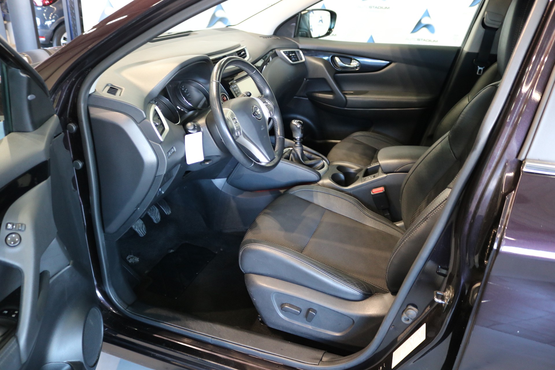 NISSAN Qashqai 1.6 DIG-T tekna-showroom-element-2