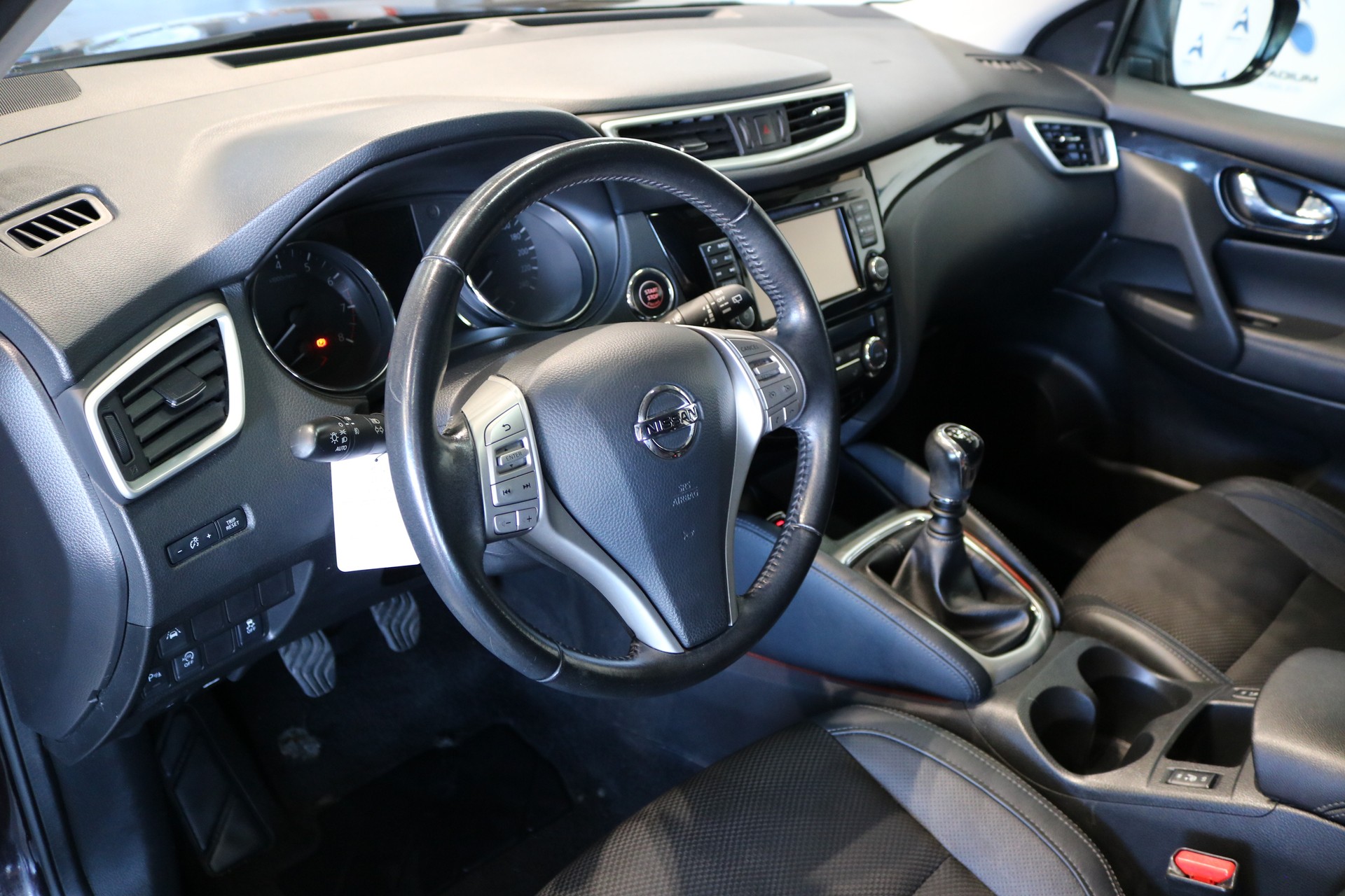 NISSAN Qashqai 1.6 DIG-T tekna-showroom-element-1