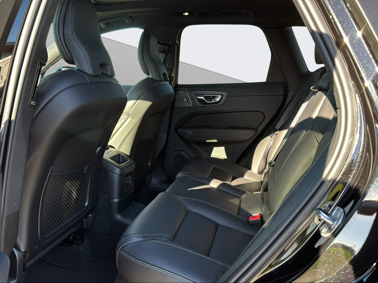 VOLVO XC60 2.0 T8 TE Black Edition eAWD-image-13