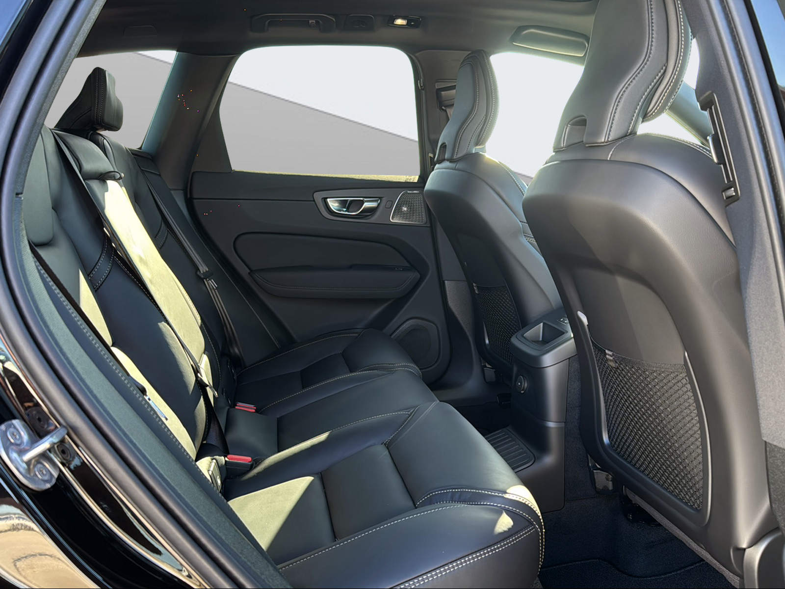 VOLVO XC60 2.0 T8 TE Black Edition eAWD-image-10