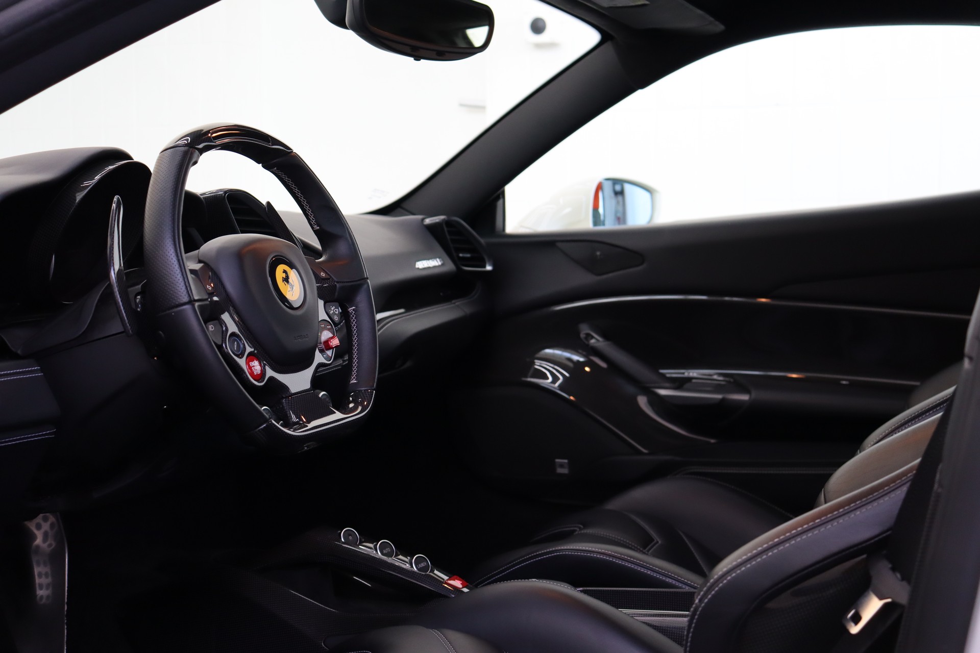 FERRARI 488 GTB 3.9 V8-image-13