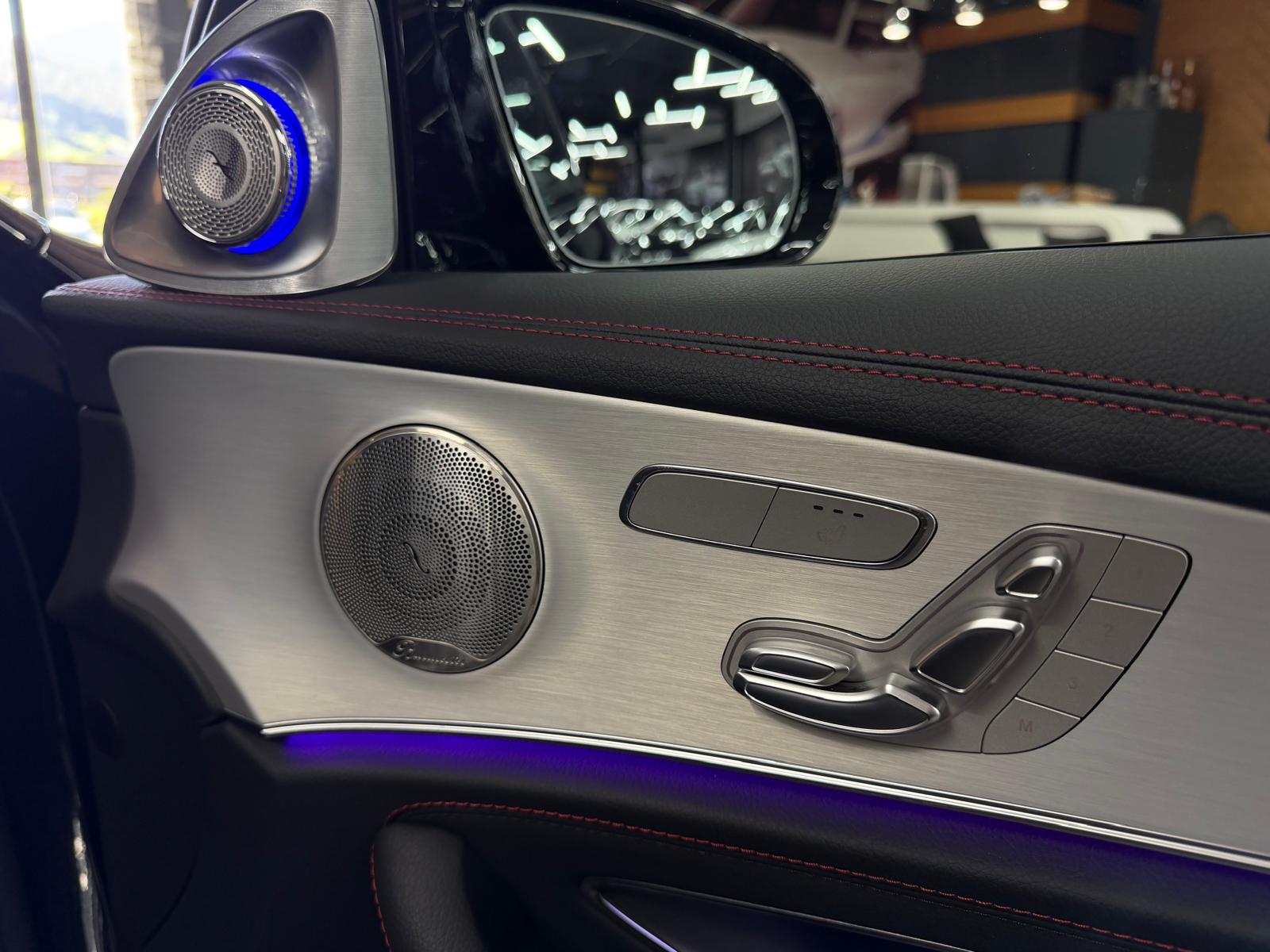 MERCEDES-BENZ AMG E 53 Limited Blue&Black Performance 4Matic+ Speedshift 9G-TCT-image-15