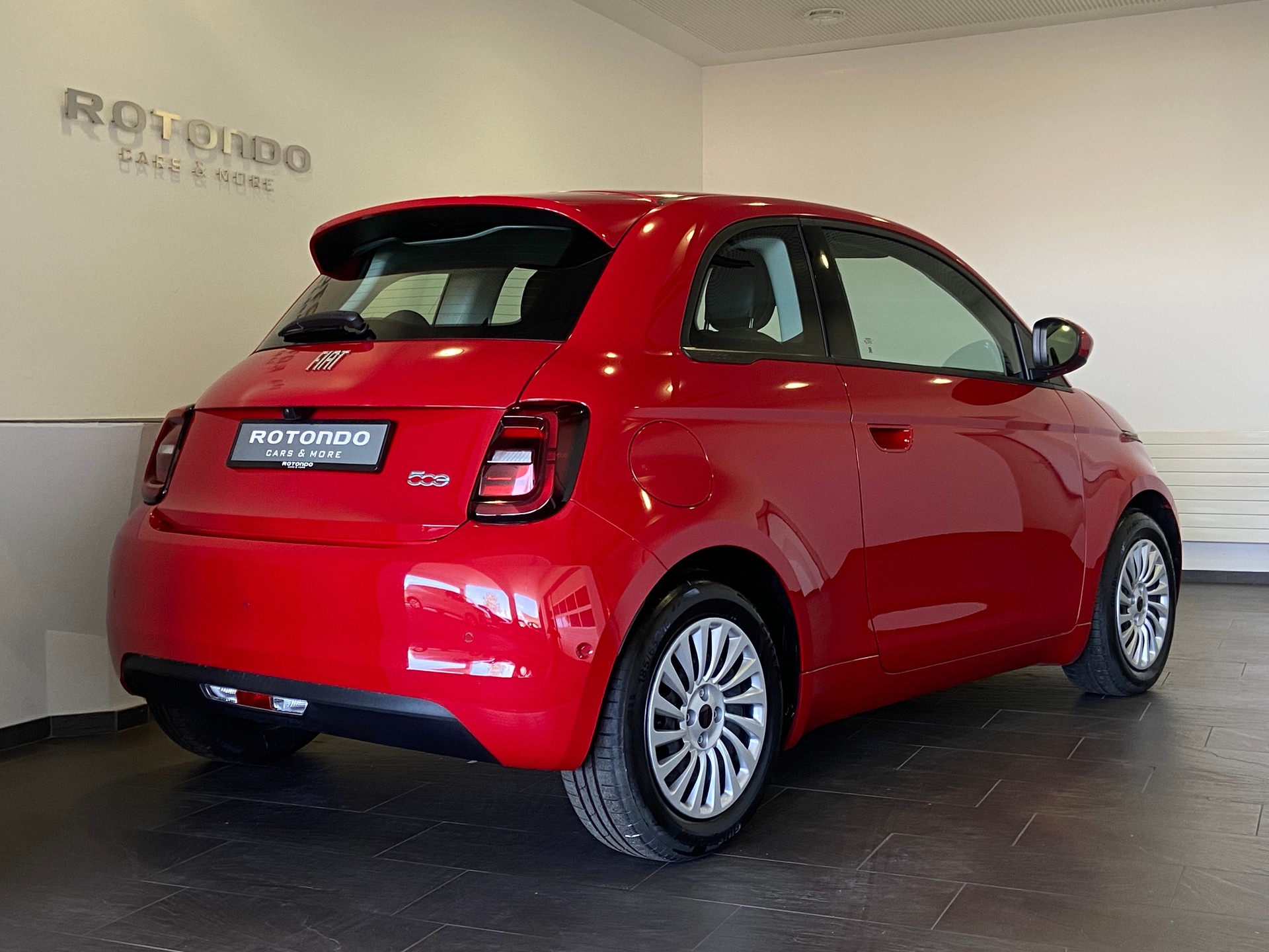 FIAT 500 electric 118PS Vita-showroom-element-1