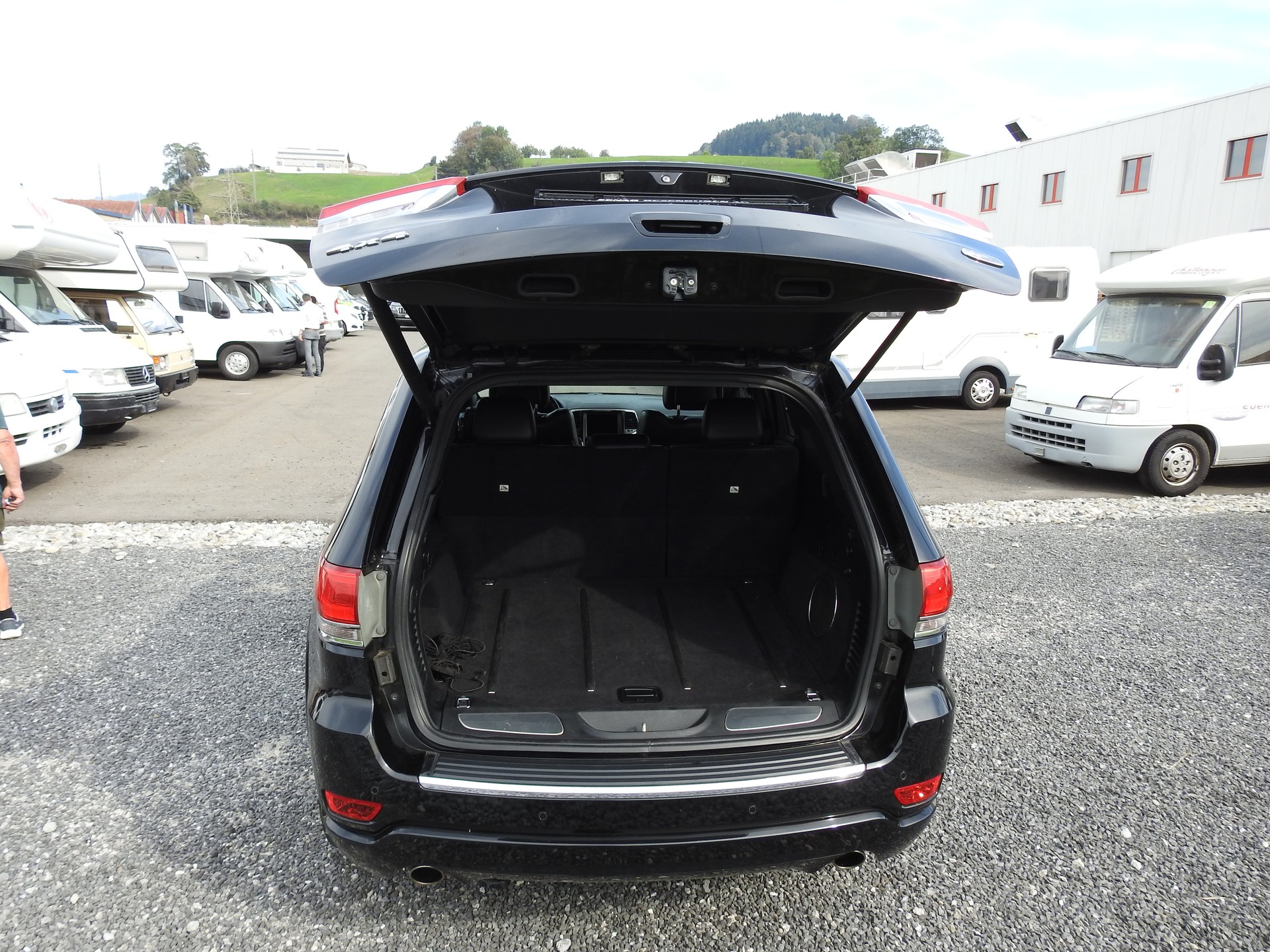 JEEP Grand Cherokee 3.0 CRD Overland Automatic-image-9