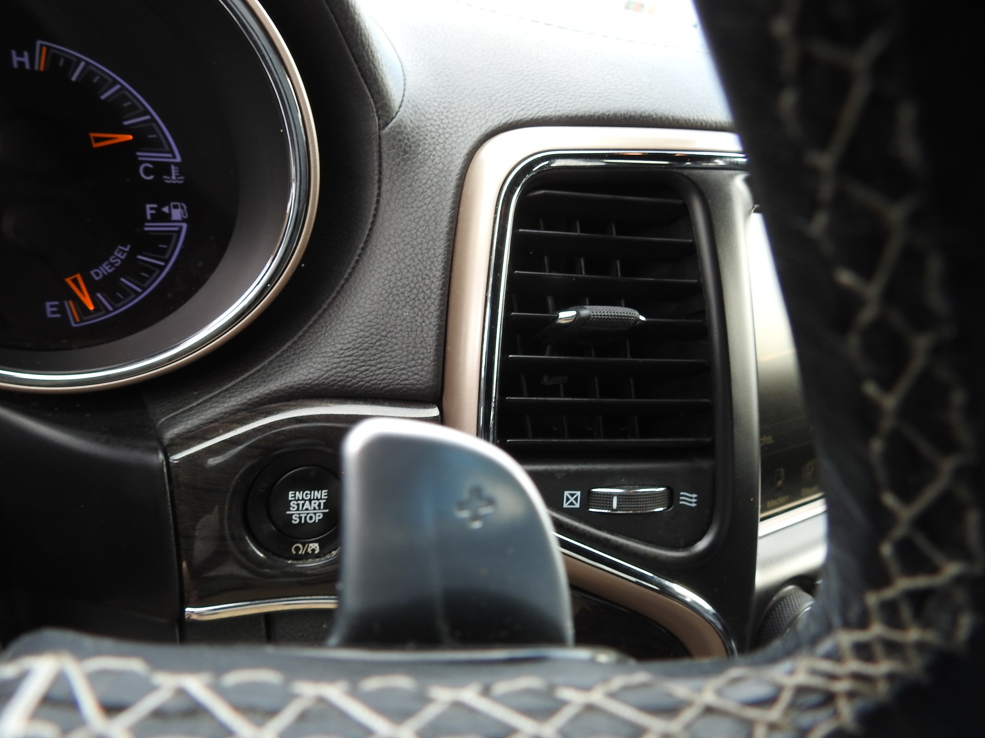 JEEP Grand Cherokee 3.0 CRD Overland Automatic-image-28